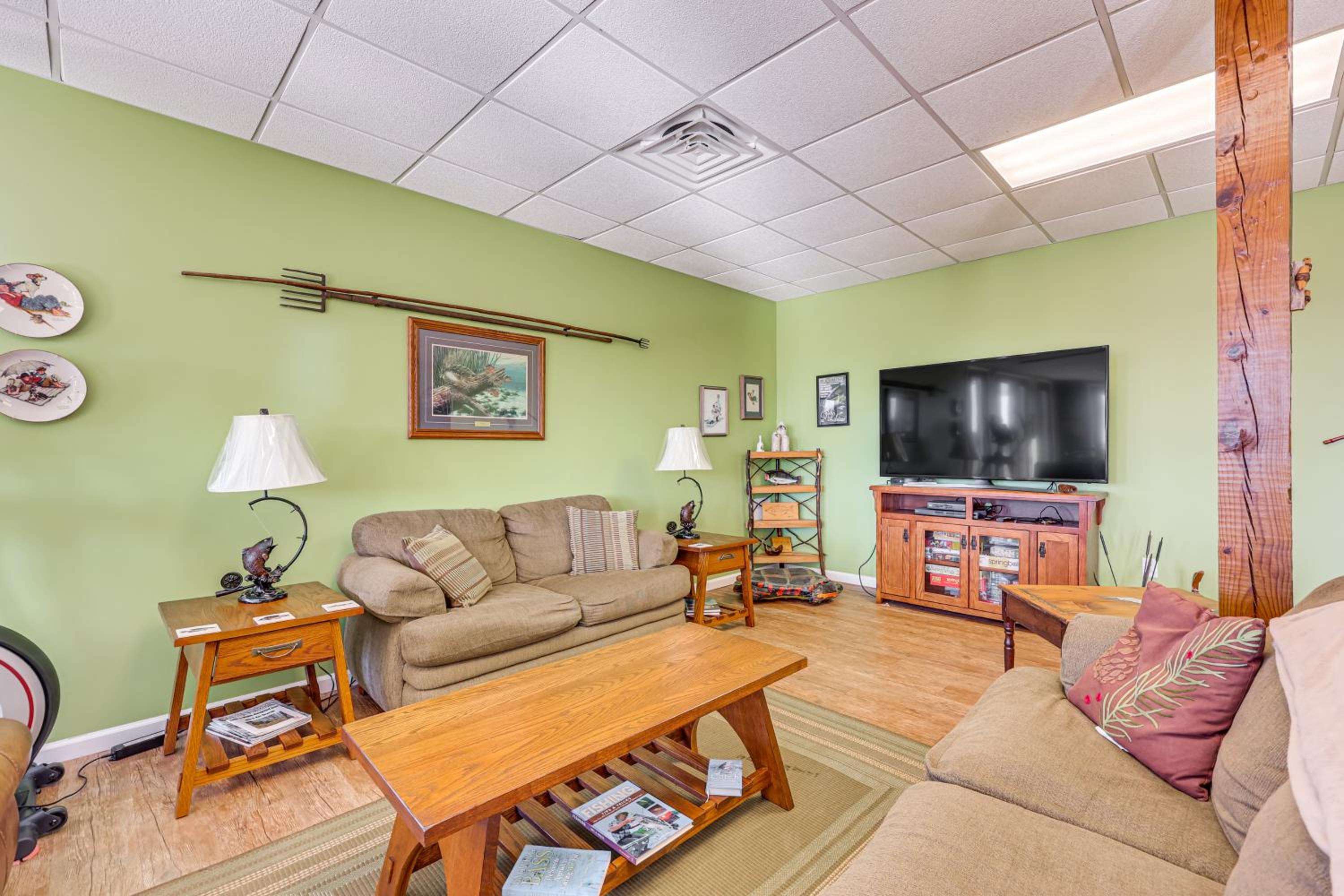 100-Acre Family Getaway in Kenbridge Pets Welcome