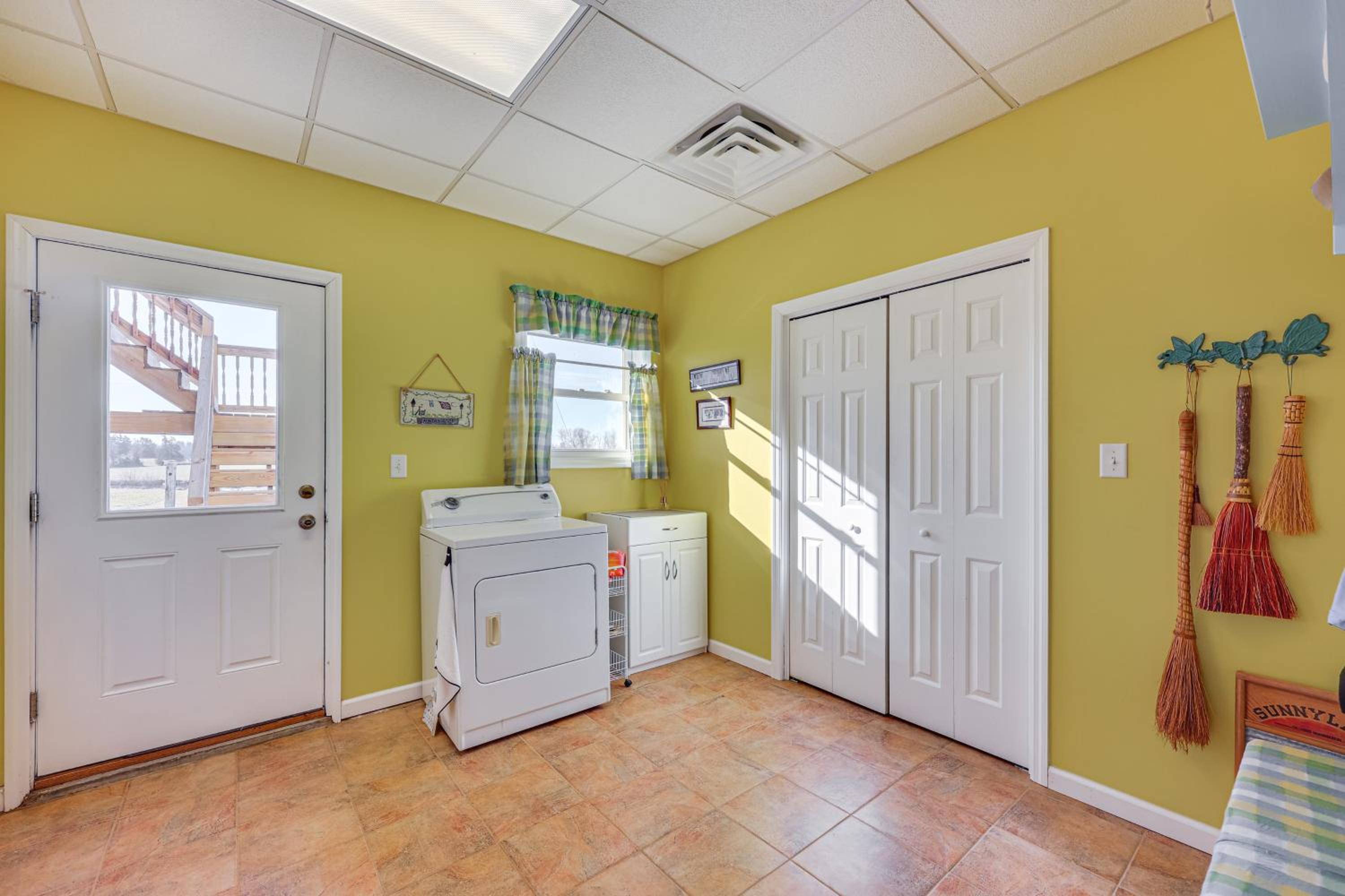 100-Acre Family Getaway in Kenbridge Pets Welcome