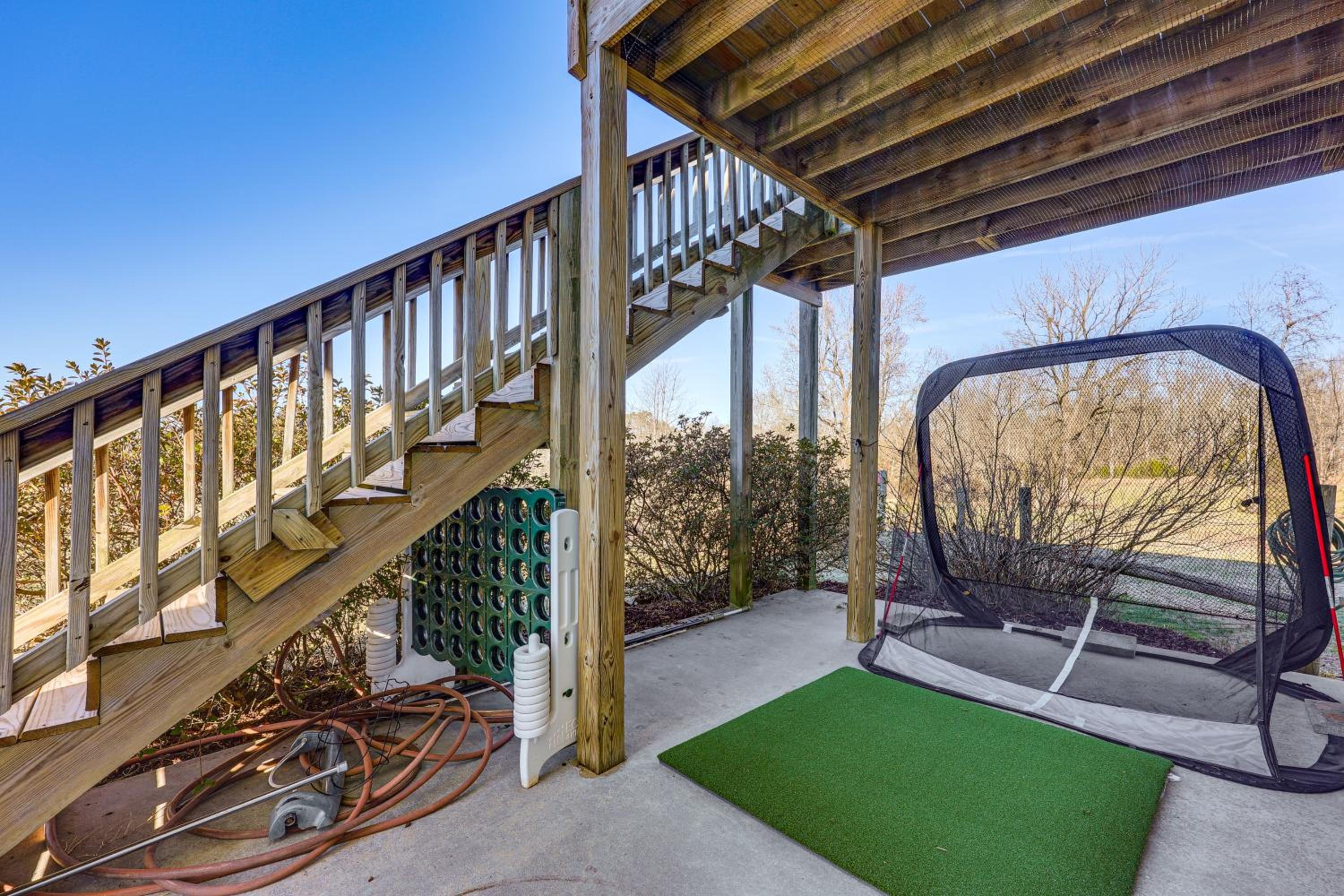 100-Acre Family Getaway in Kenbridge Pets Welcome