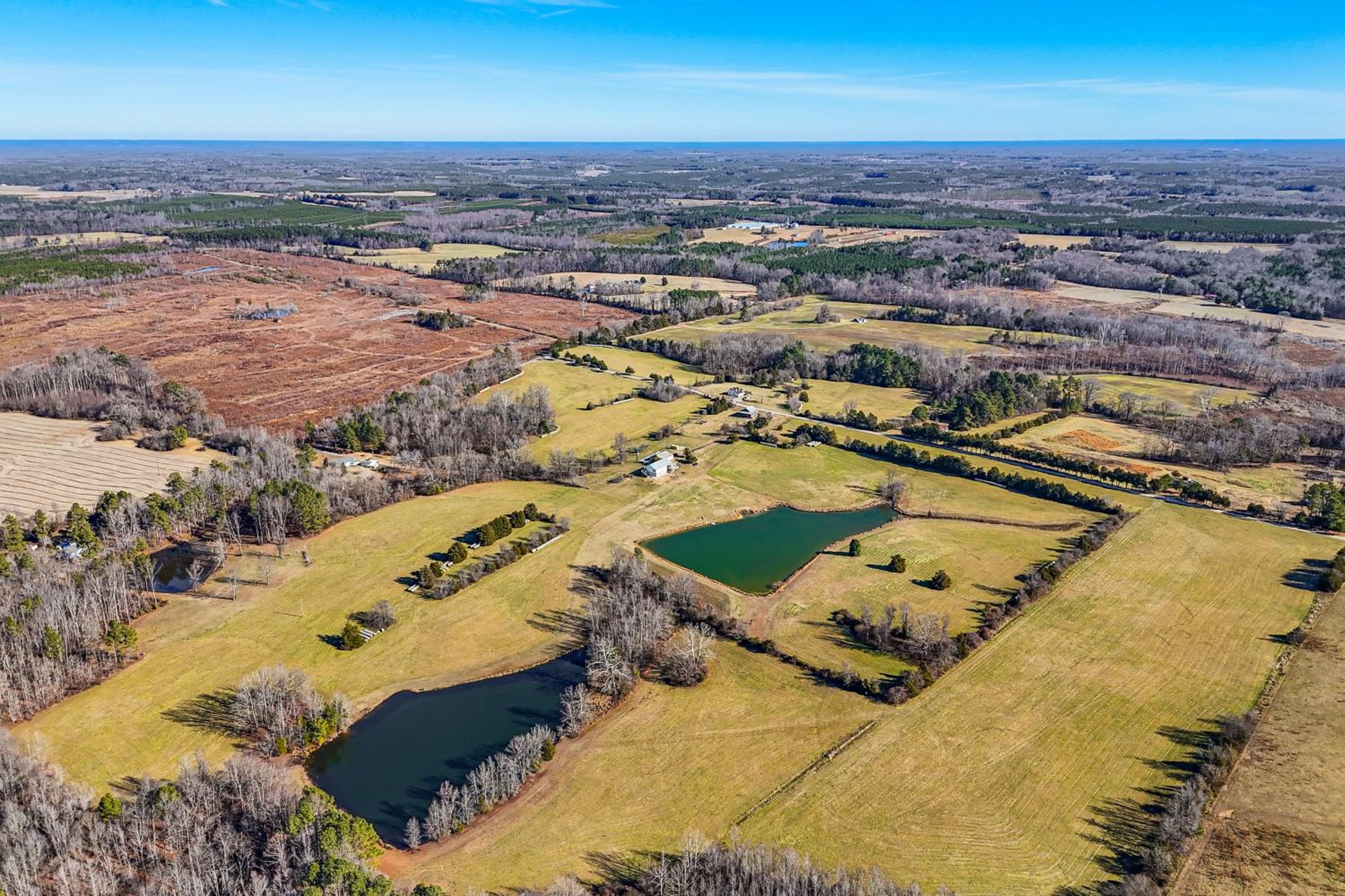 100-Acre Family Getaway in Kenbridge Pets Welcome