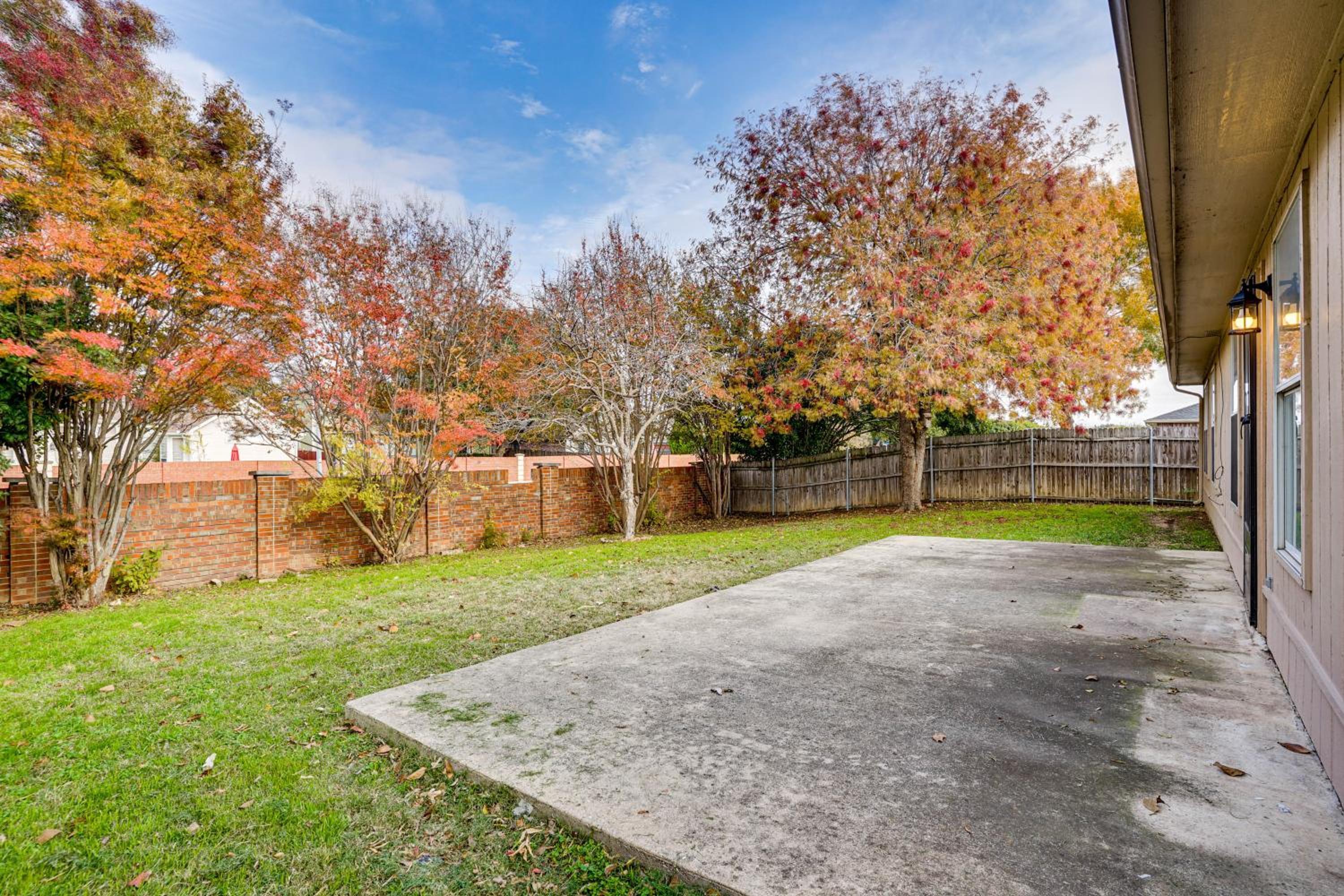 Family Getaway with Fenced Yard in Haltom City!