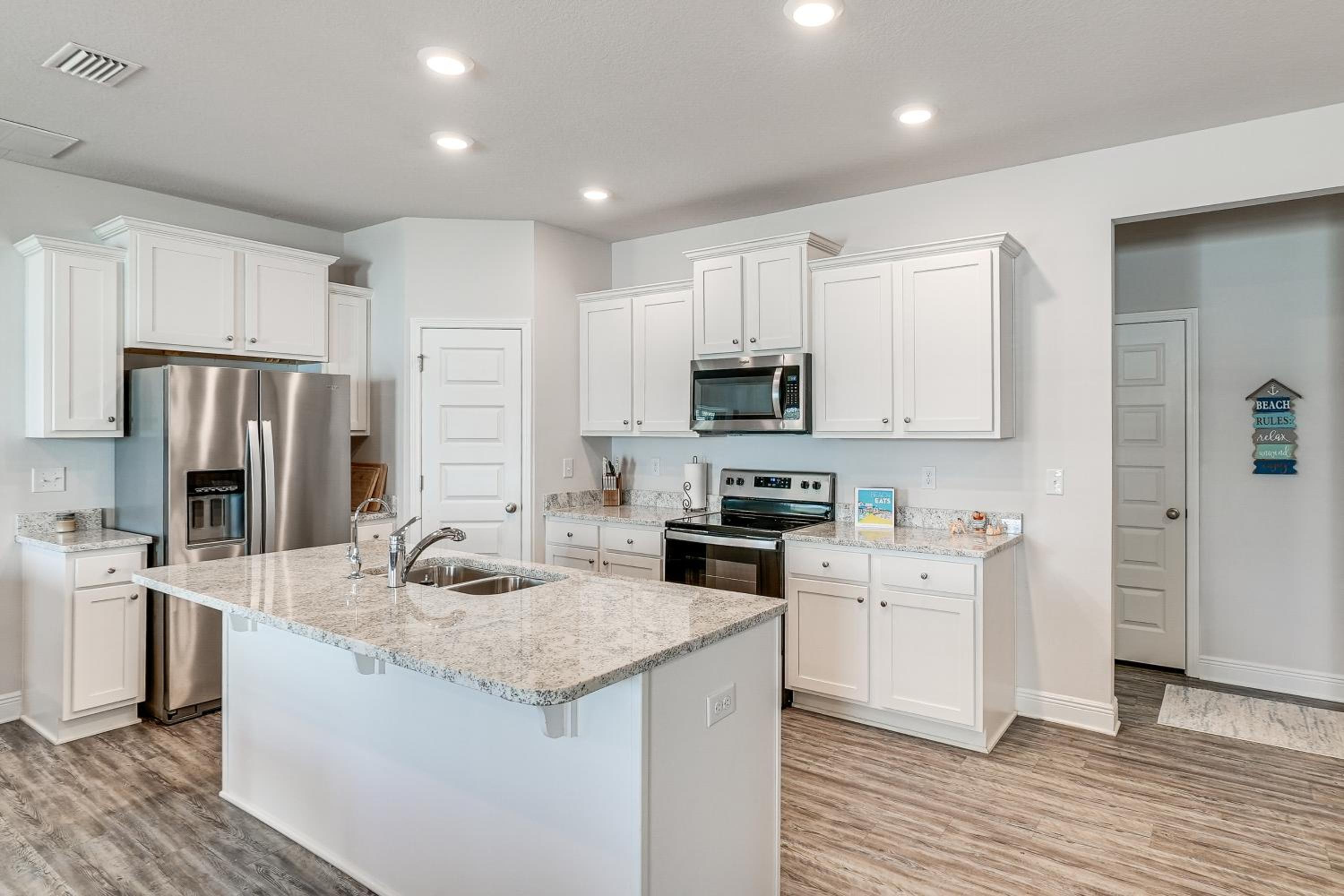 Stroll to Shore Airy Home with Lanai in Port St Joe