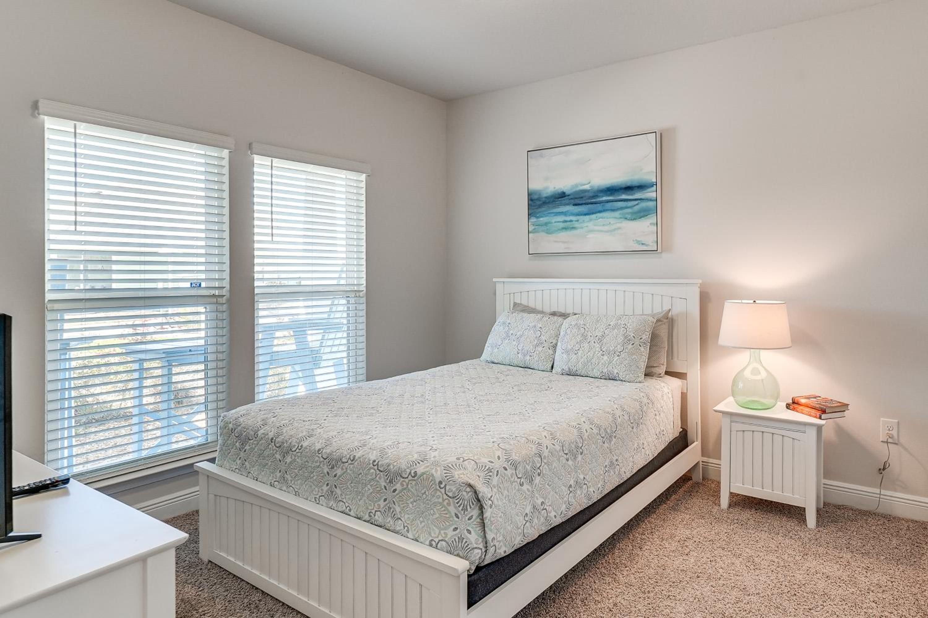 Stroll to Shore Airy Home with Lanai in Port St Joe
