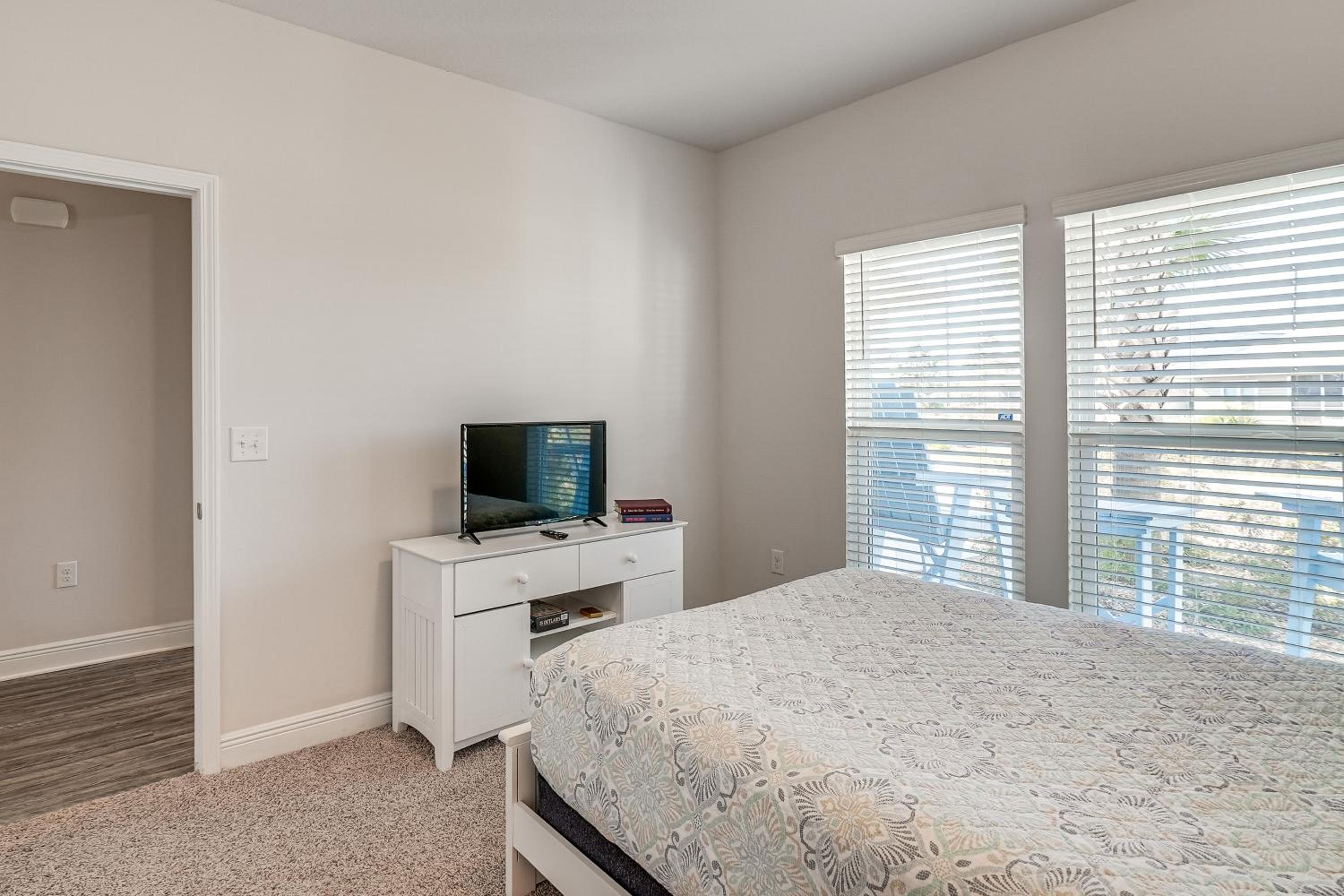 Stroll to Shore Airy Home with Lanai in Port St Joe