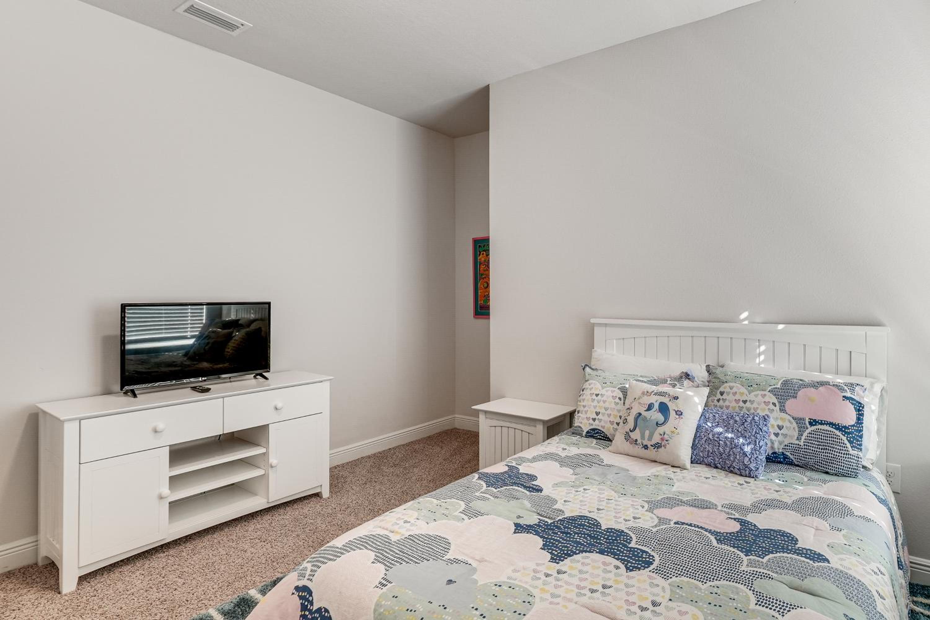 Stroll to Shore Airy Home with Lanai in Port St Joe