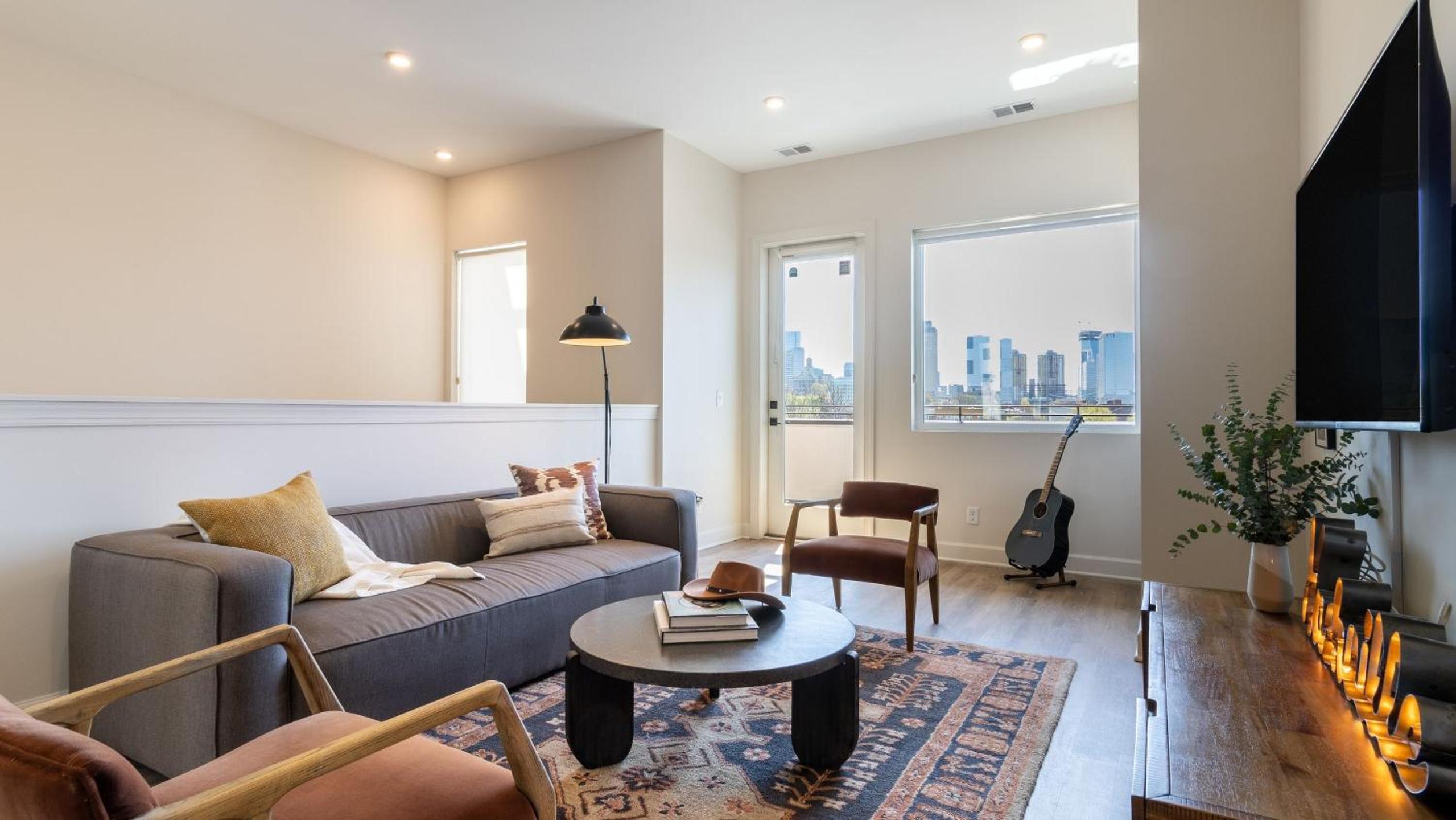 Sleeps 24 Game Rooms Murals Balconies Soundcheck Vinyl House by AvantStay