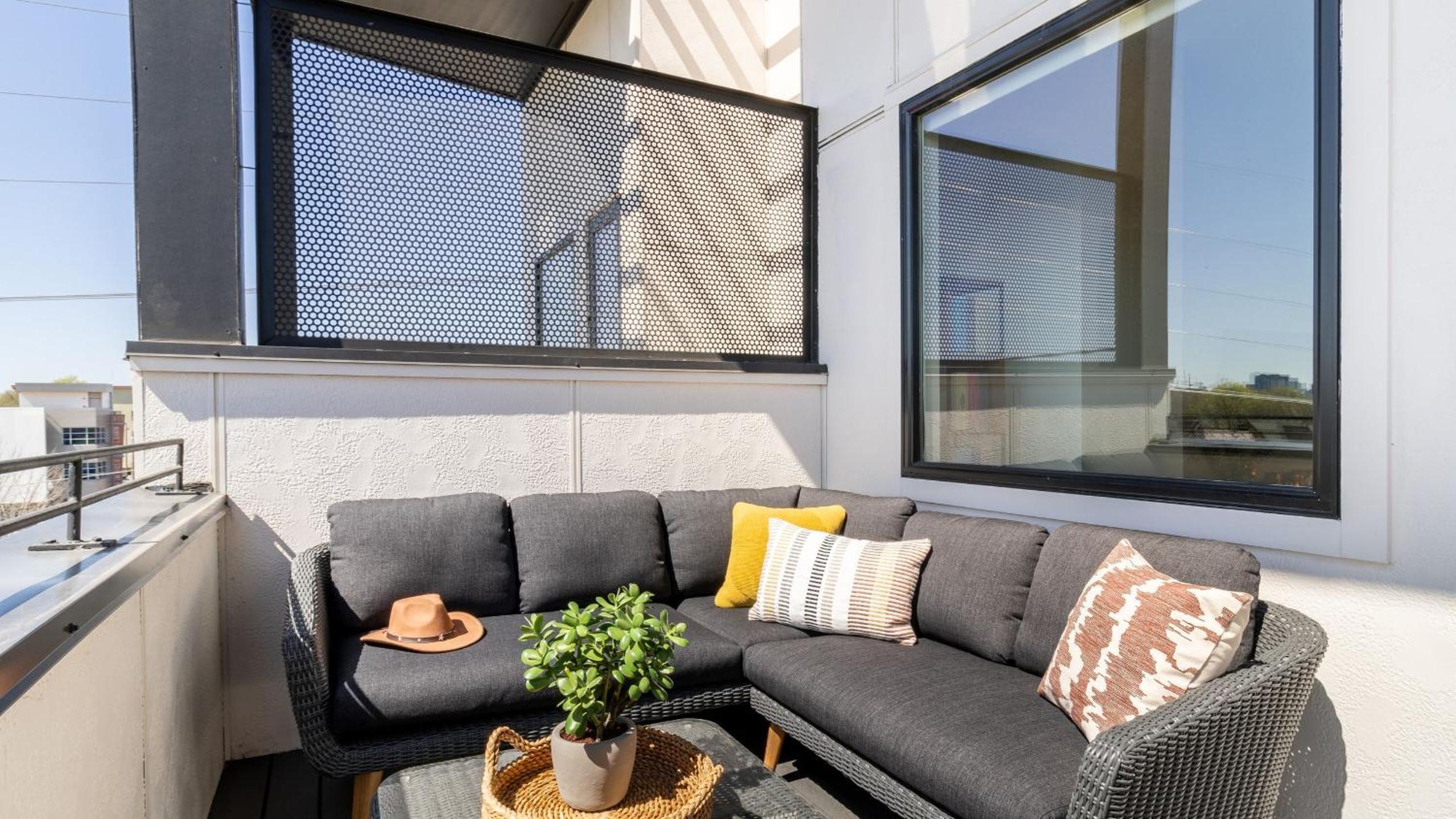 Sleeps 24 Game Rooms Murals Balconies Soundcheck Vinyl House by AvantStay