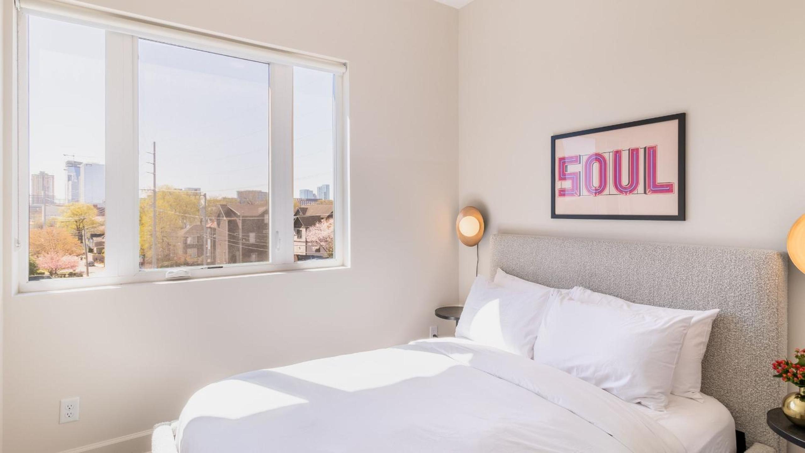 Sleeps 24 Game Rooms Murals Balconies Soundcheck Vinyl House by AvantStay