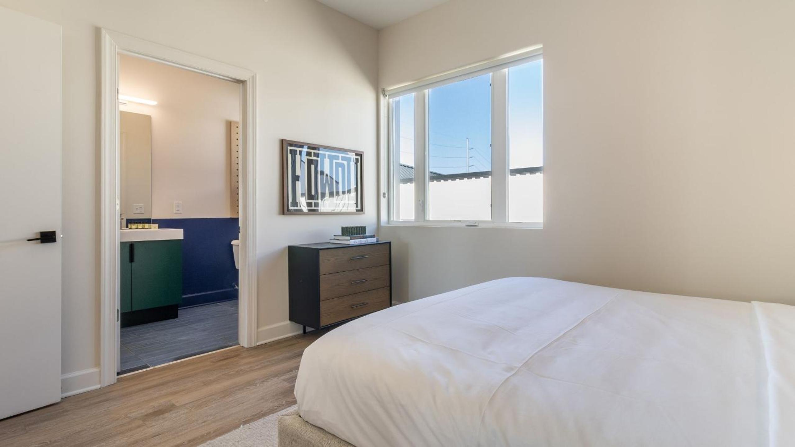 Sleeps 24 Game Rooms Murals Balconies Soundcheck Vinyl House by AvantStay