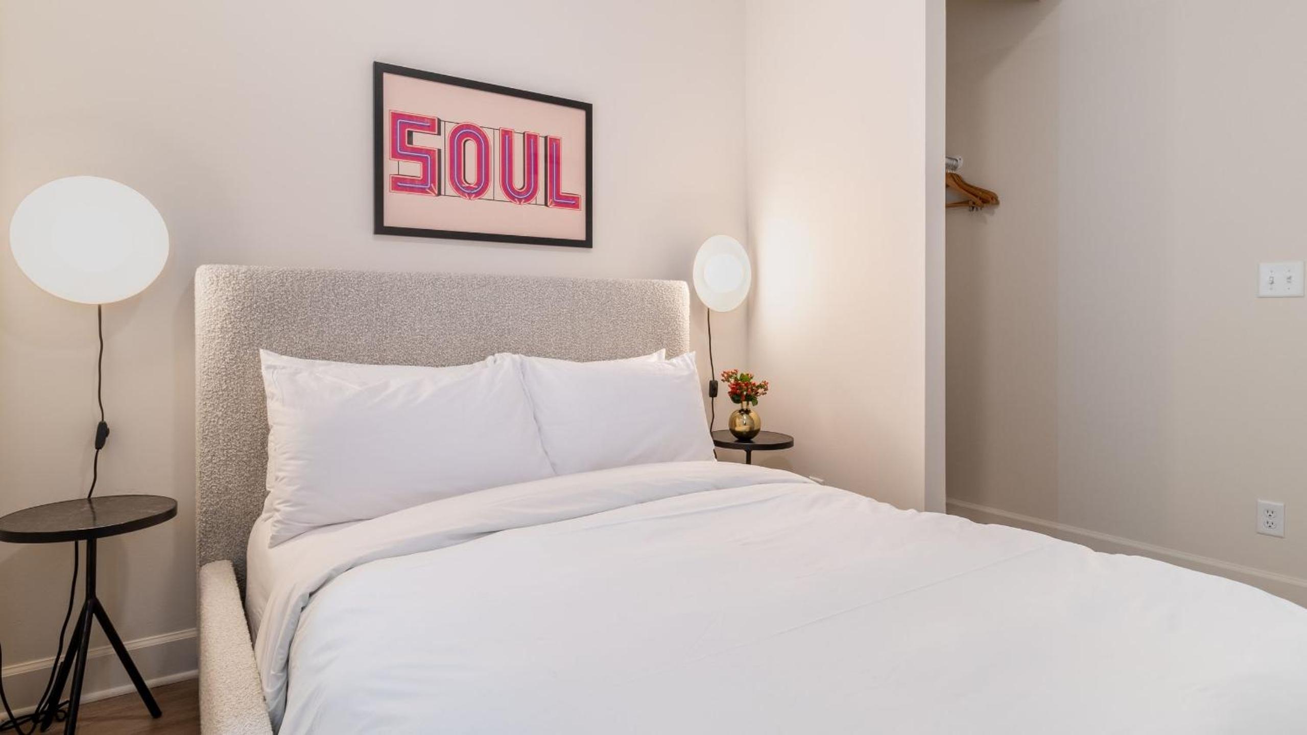 Sleeps 24 Game Rooms Murals Balconies Soundcheck Vinyl House by AvantStay