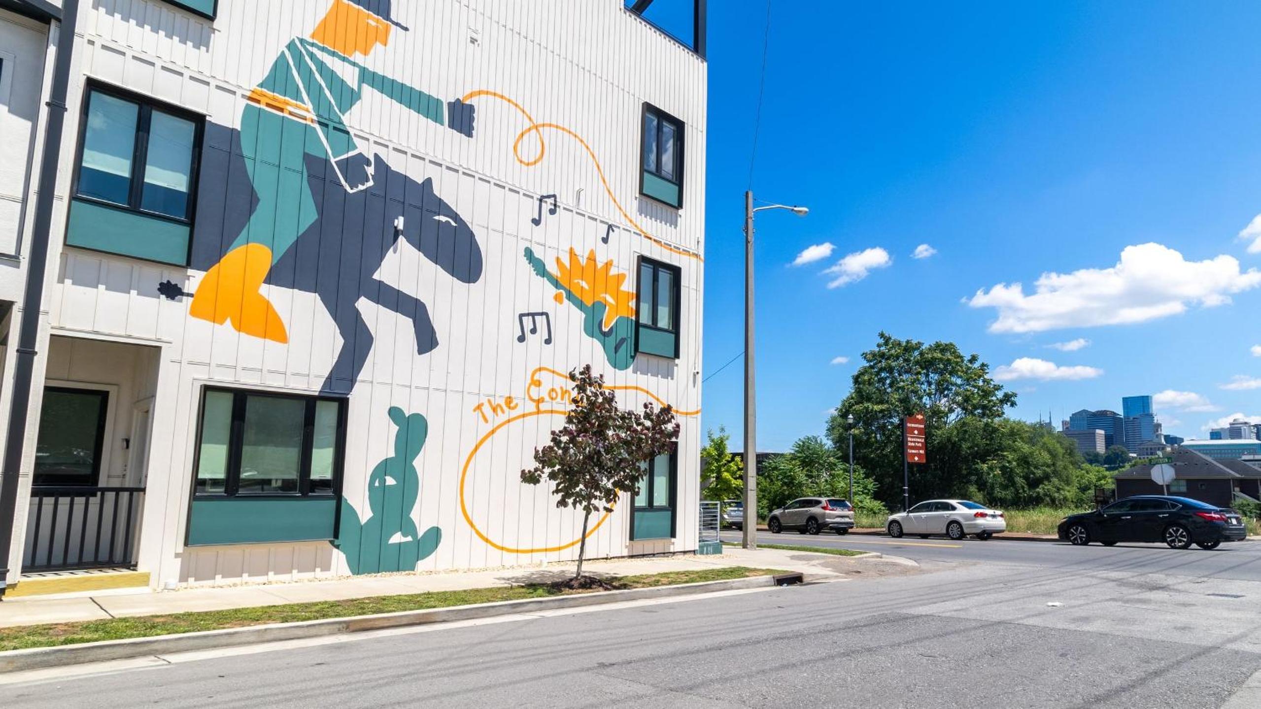 Sleeps 24 Game Rooms Murals Balconies Soundcheck Vinyl House by AvantStay