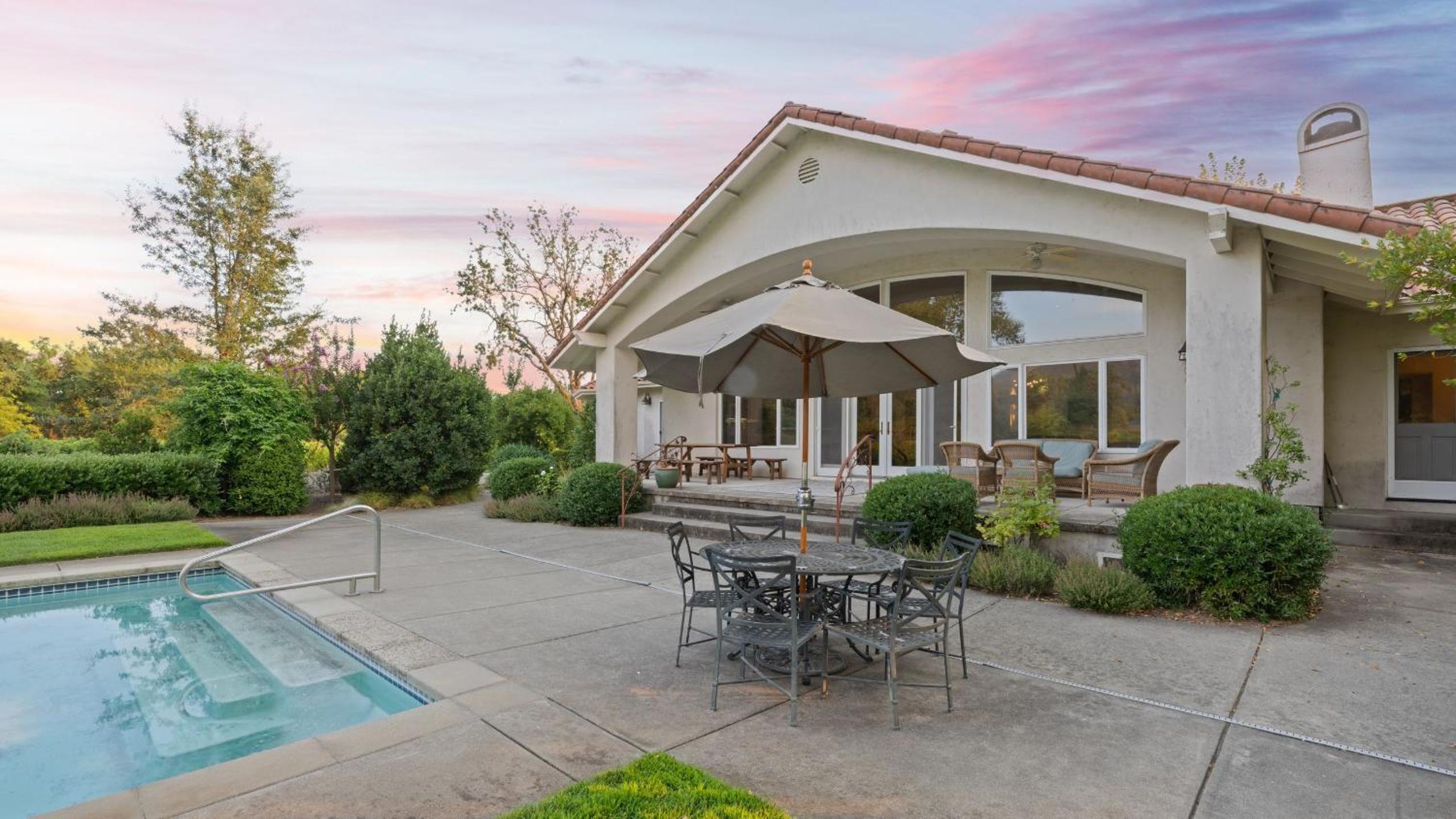 Vineyard Estate w Pool Spa Bocce Ball Mins to Wineries Park Lawndale Manor by AvantStay