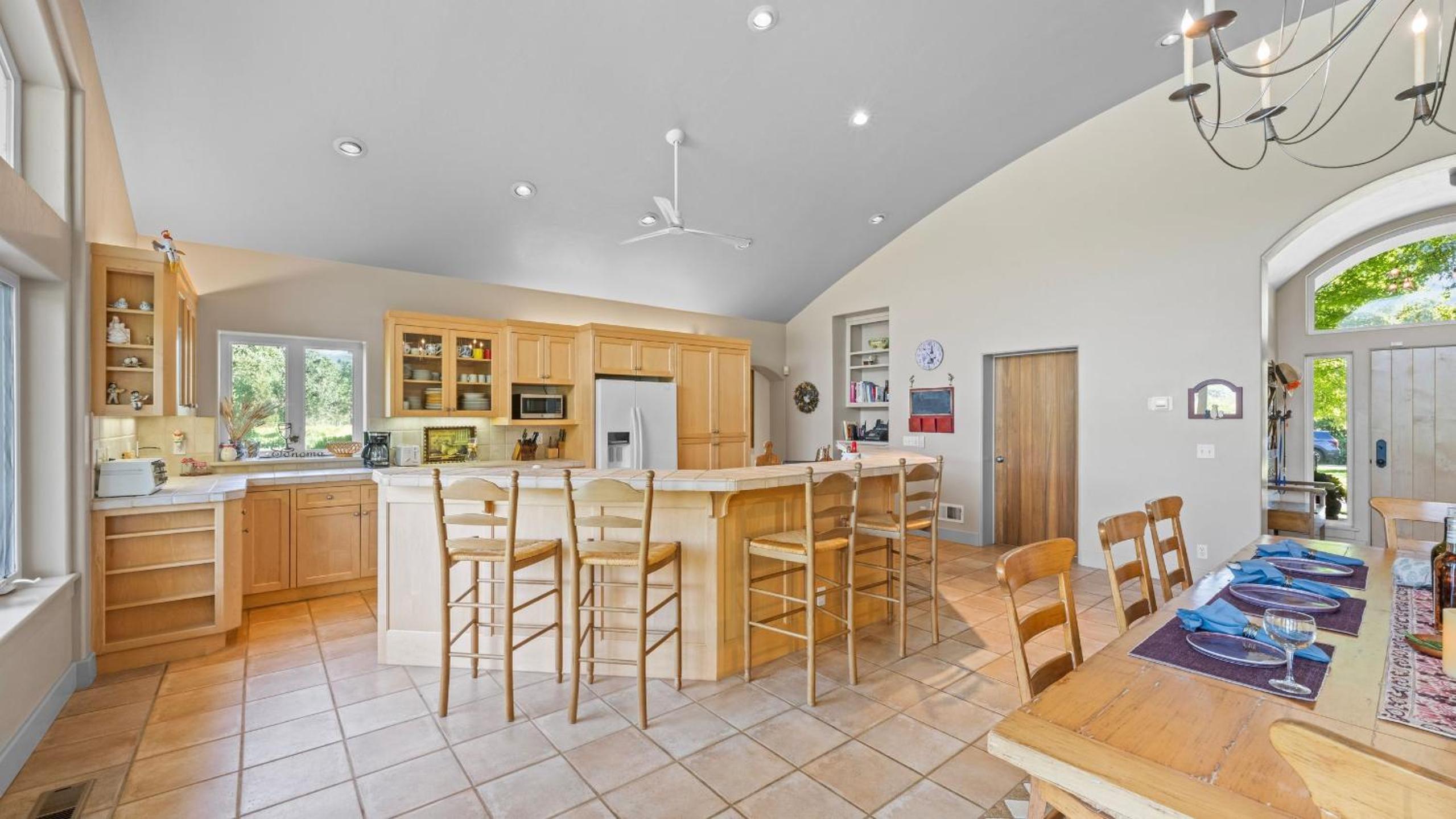 Vineyard Estate w Pool Spa Bocce Ball Mins to Wineries Park Lawndale Manor by AvantStay