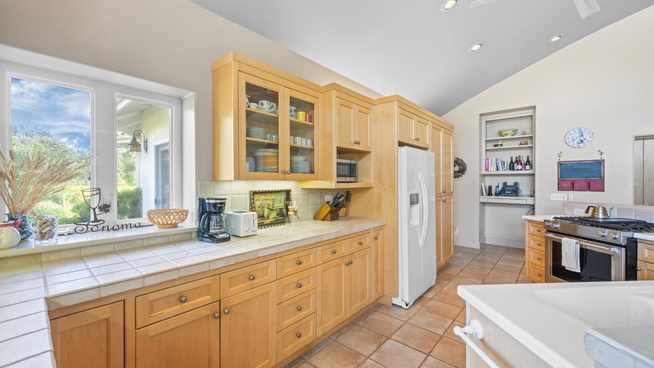 Vineyard Estate w Pool Spa Bocce Ball Mins to Wineries Park Lawndale Manor by AvantStay