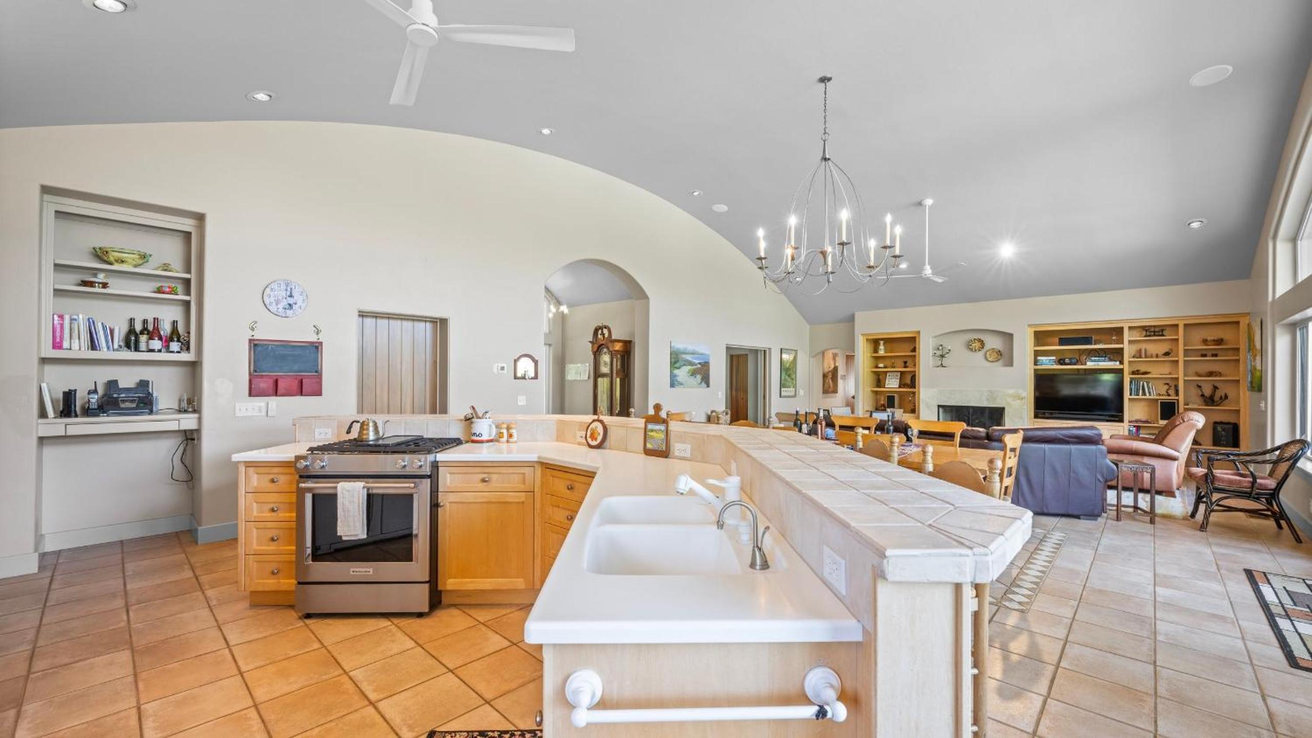 Vineyard Estate w Pool Spa Bocce Ball Mins to Wineries Park Lawndale Manor by AvantStay