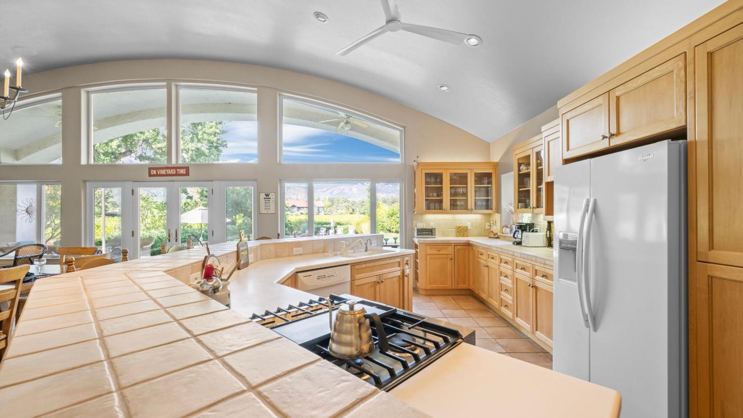 Vineyard Estate w Pool Spa Bocce Ball Mins to Wineries Park Lawndale Manor by AvantStay