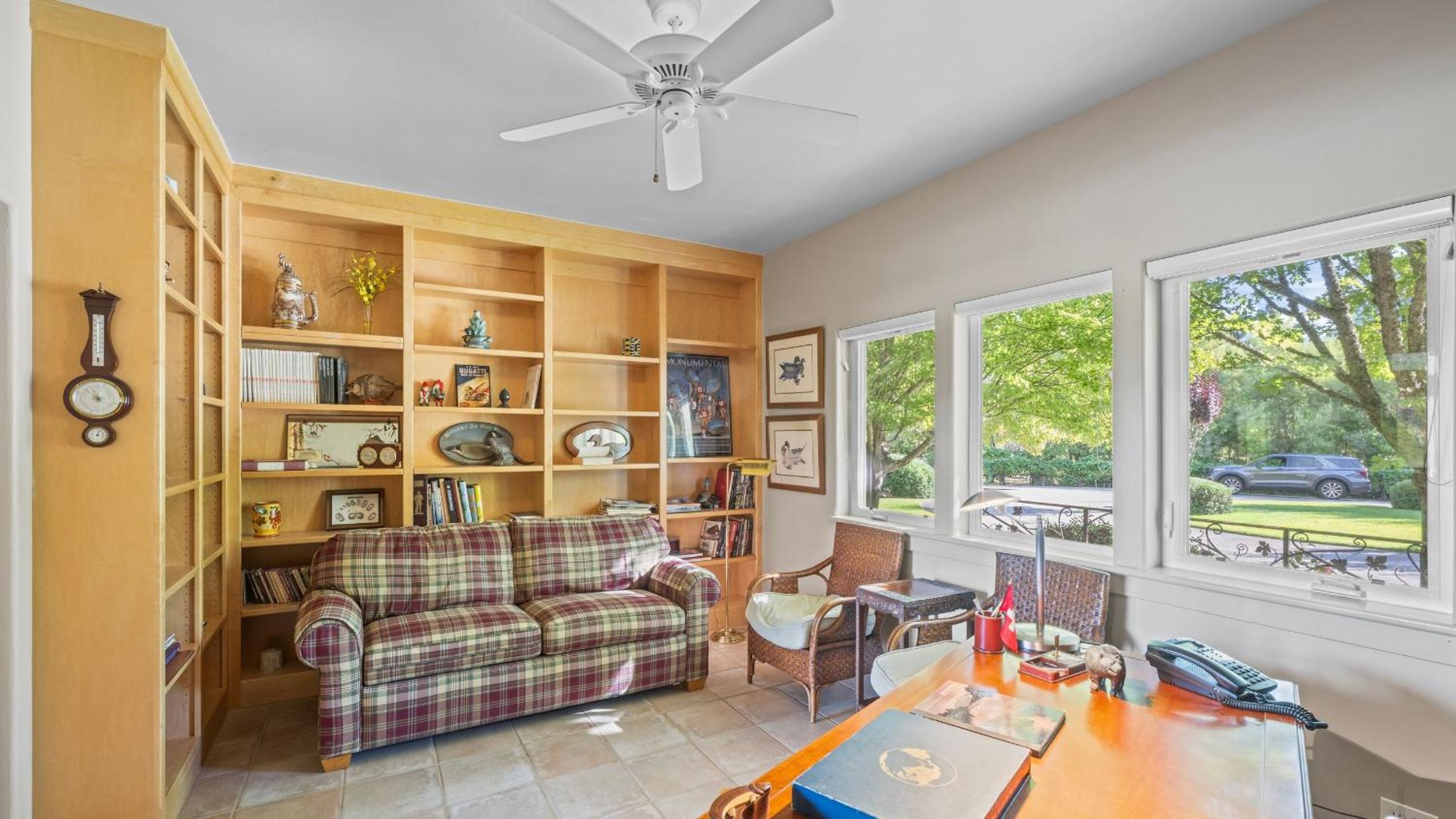 Vineyard Estate w Pool Spa Bocce Ball Mins to Wineries Park Lawndale Manor by AvantStay