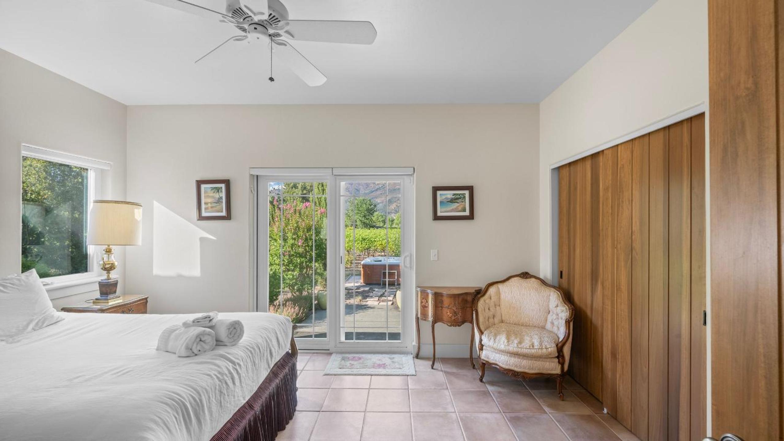 Vineyard Estate w Pool Spa Bocce Ball Mins to Wineries Park Lawndale Manor by AvantStay