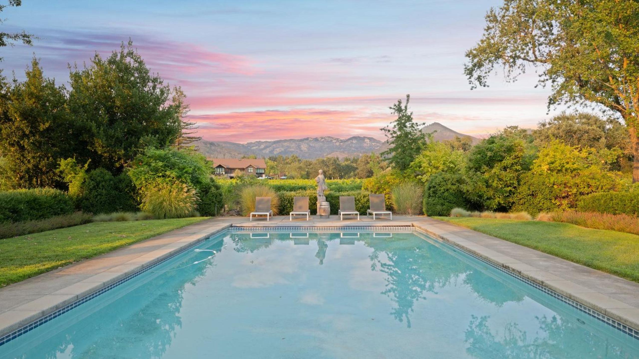 Vineyard Estate w Pool Spa Bocce Ball Mins to Wineries Park Lawndale Manor by AvantStay