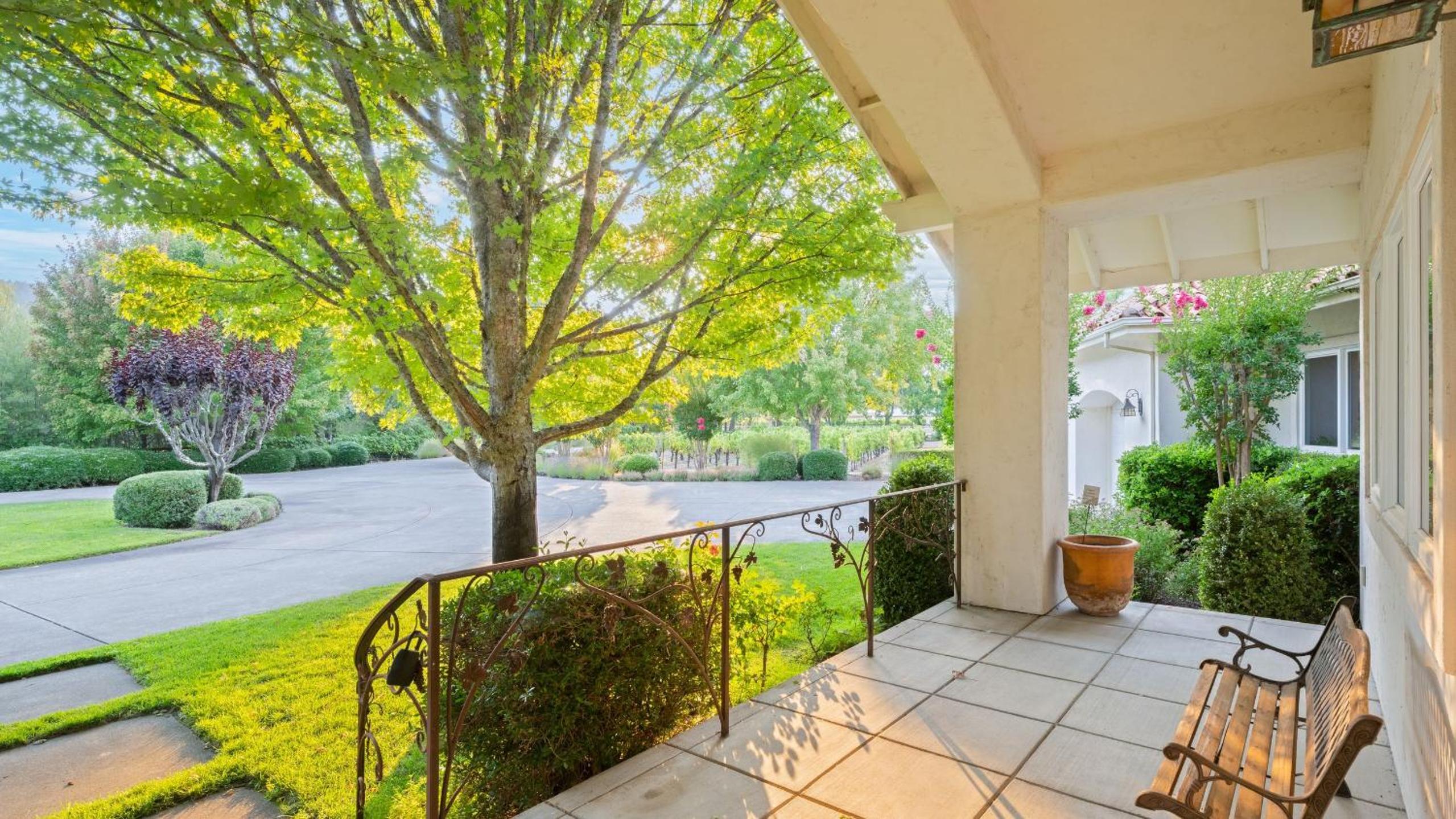 Vineyard Estate w Pool Spa Bocce Ball Mins to Wineries Park Lawndale Manor by AvantStay