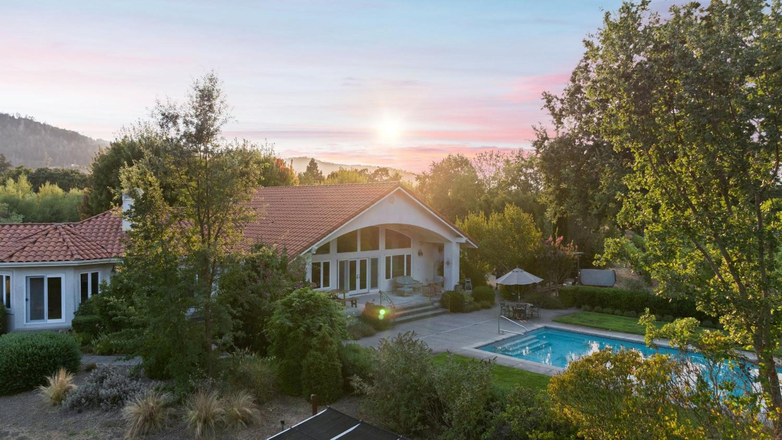 Vineyard Estate w Pool Spa Bocce Ball Mins to Wineries Park Lawndale Manor by AvantStay