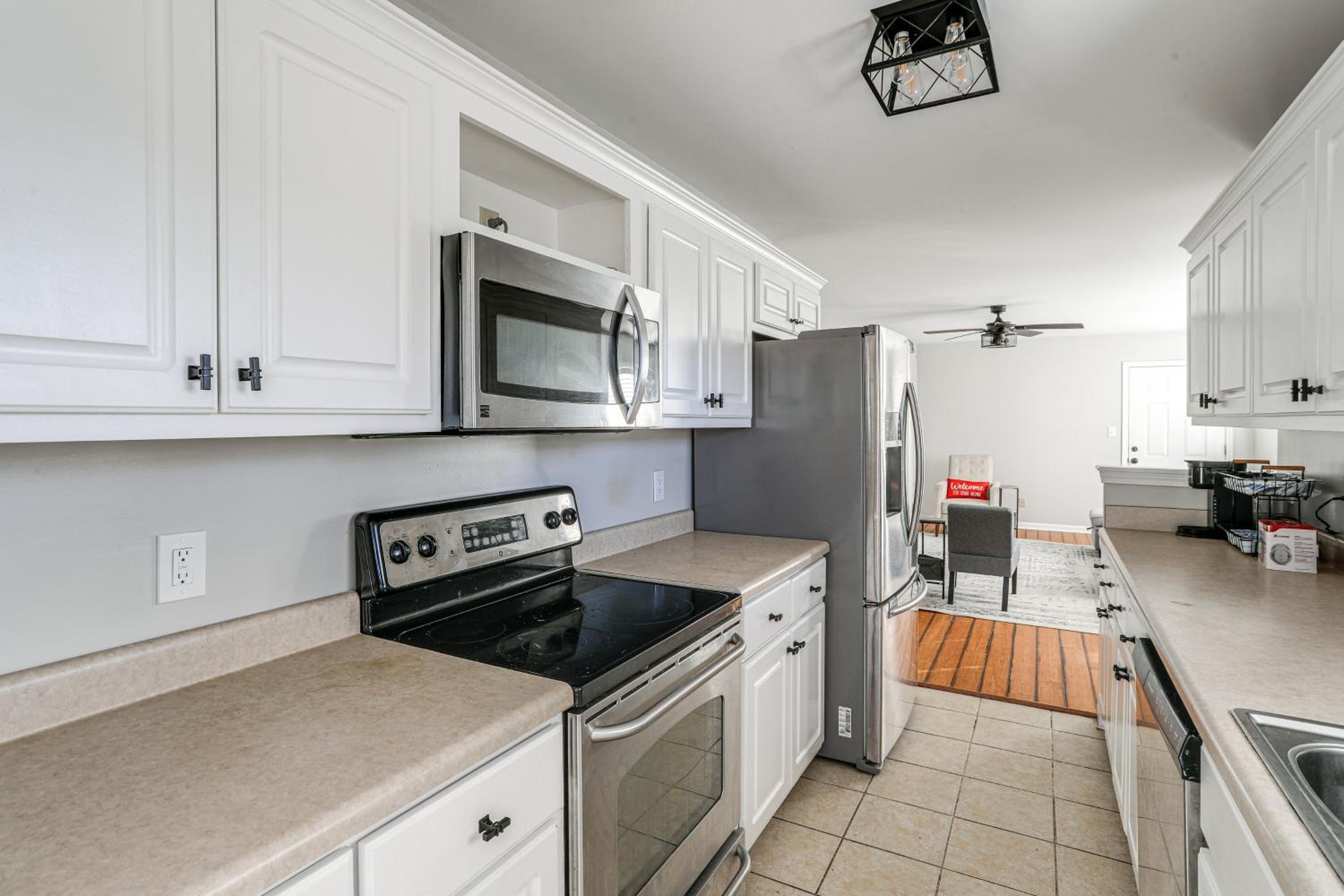 Work, Play and Visit Ole Miss! Cozy Escape Near Town