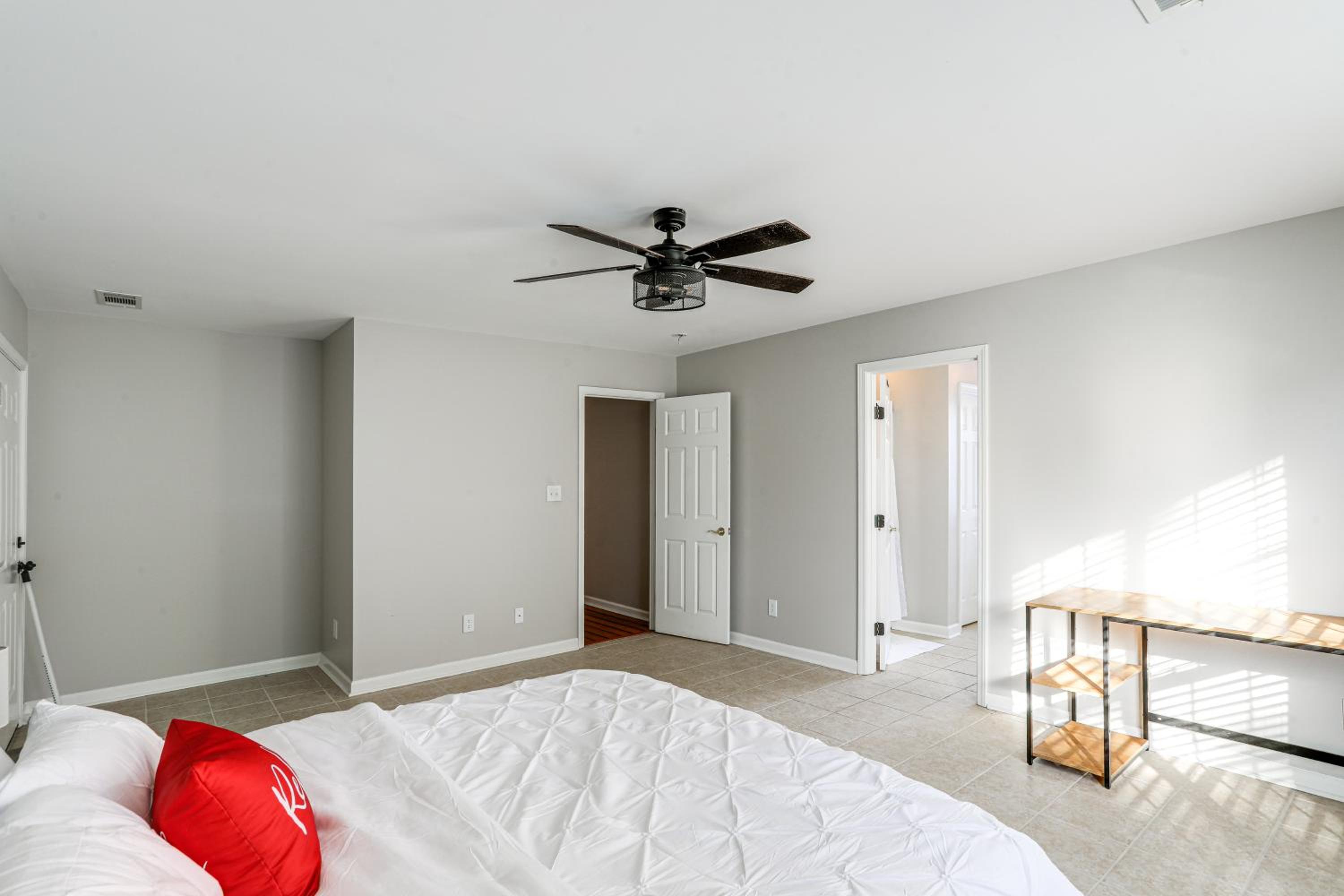 Work, Play and Visit Ole Miss! Cozy Escape Near Town