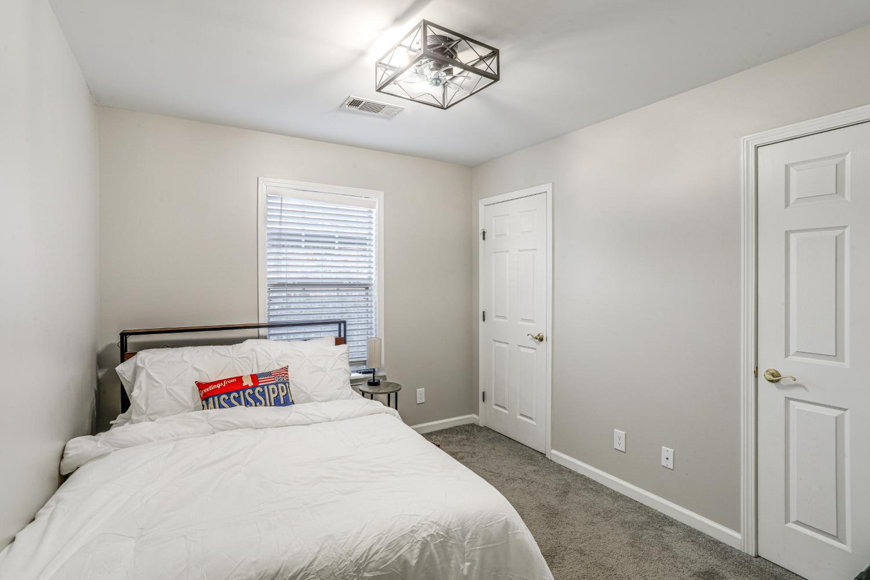 Work, Play and Visit Ole Miss! Cozy Escape Near Town