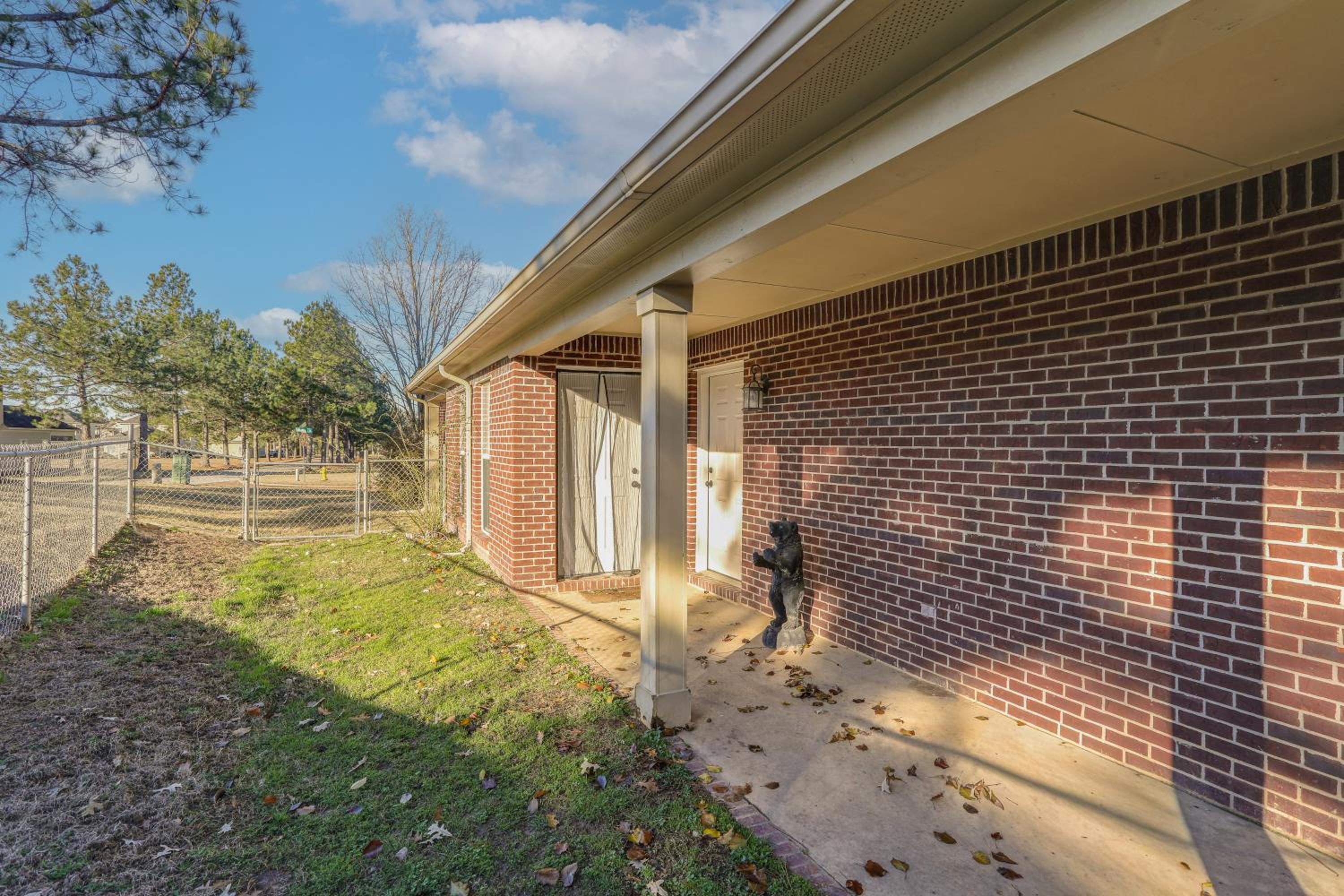 Work, Play and Visit Ole Miss! Cozy Escape Near Town