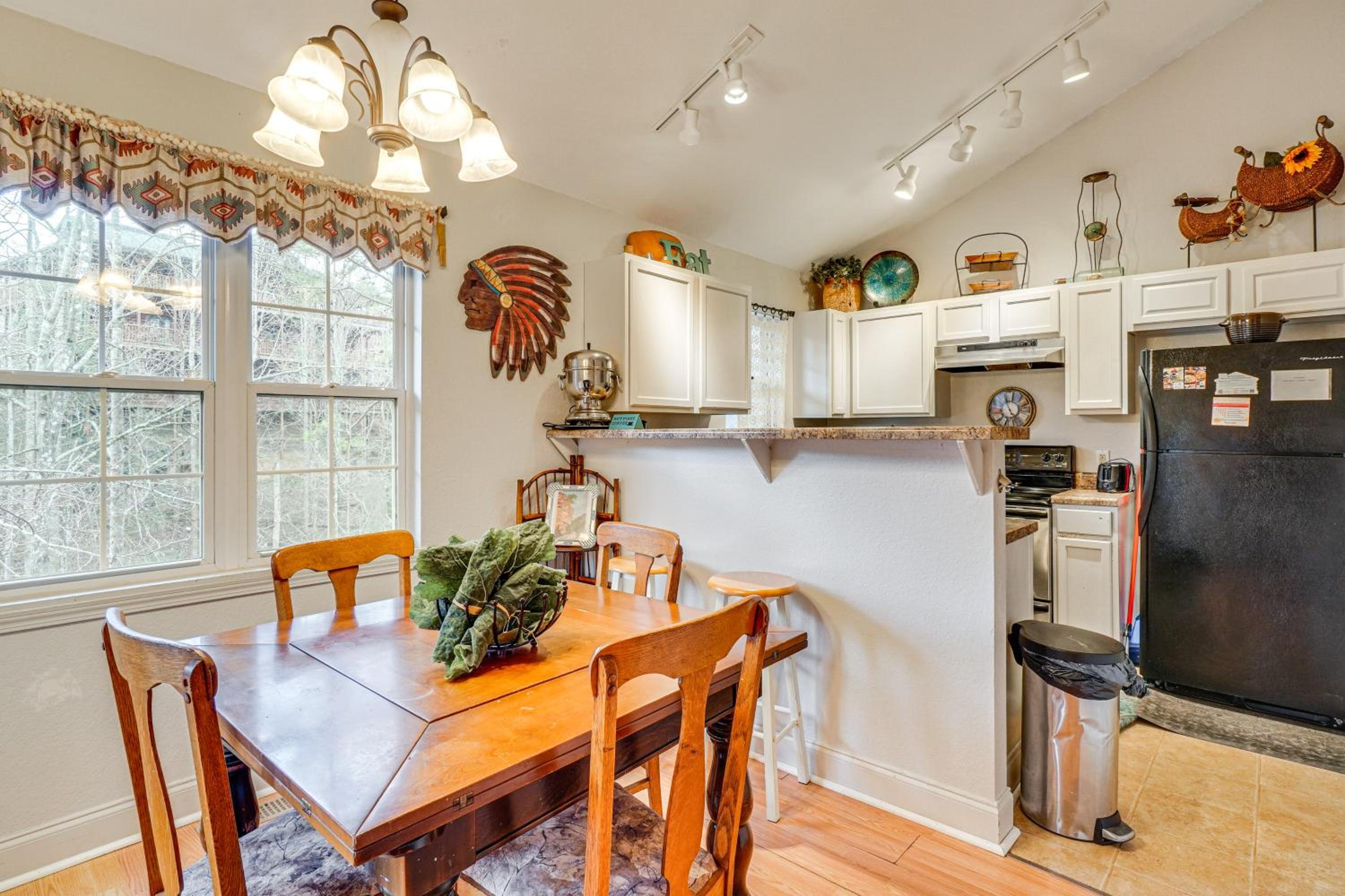 Prime Location! Peaceful Gatlinburg Stay with Deck