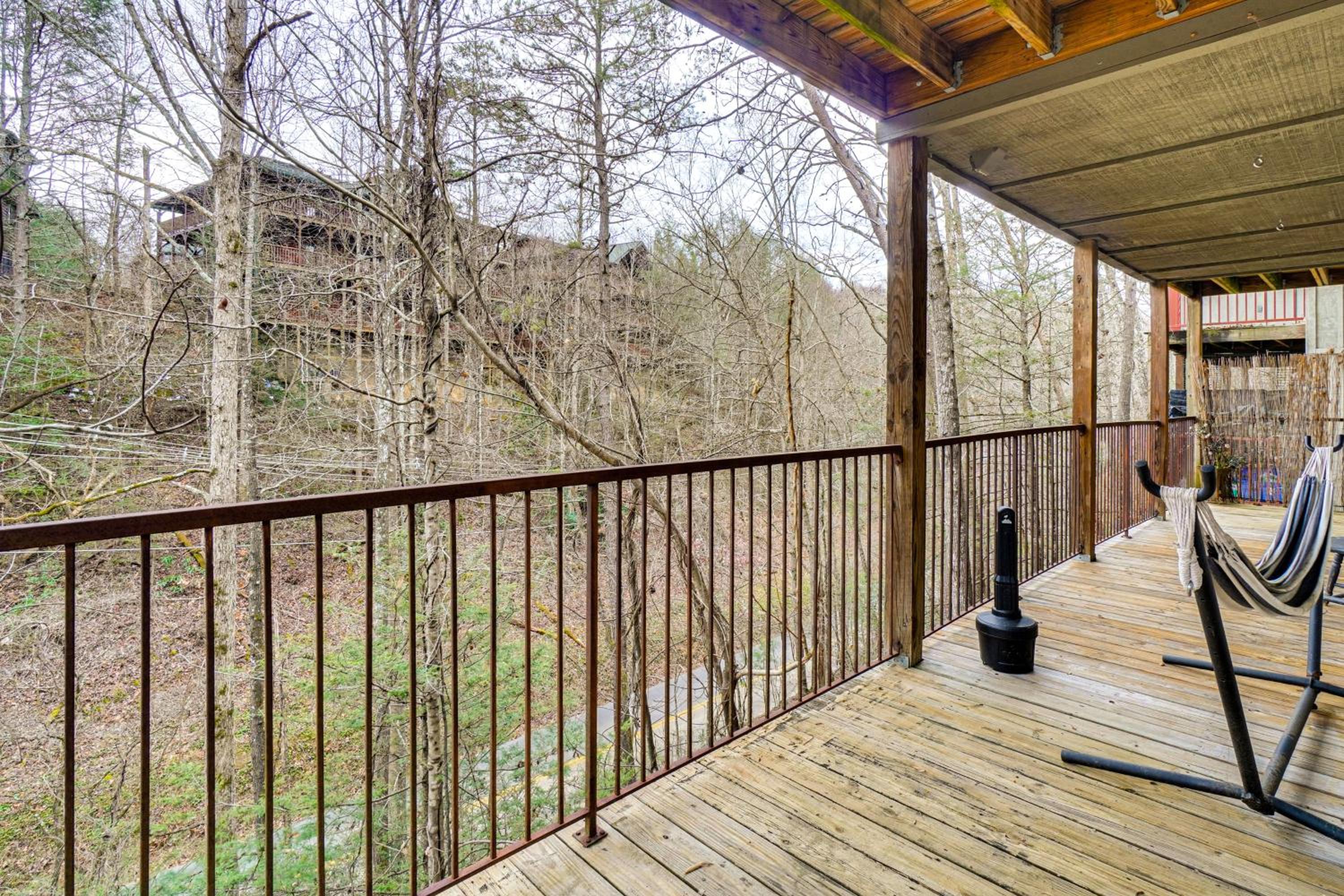 Prime Location! Peaceful Gatlinburg Stay with Deck
