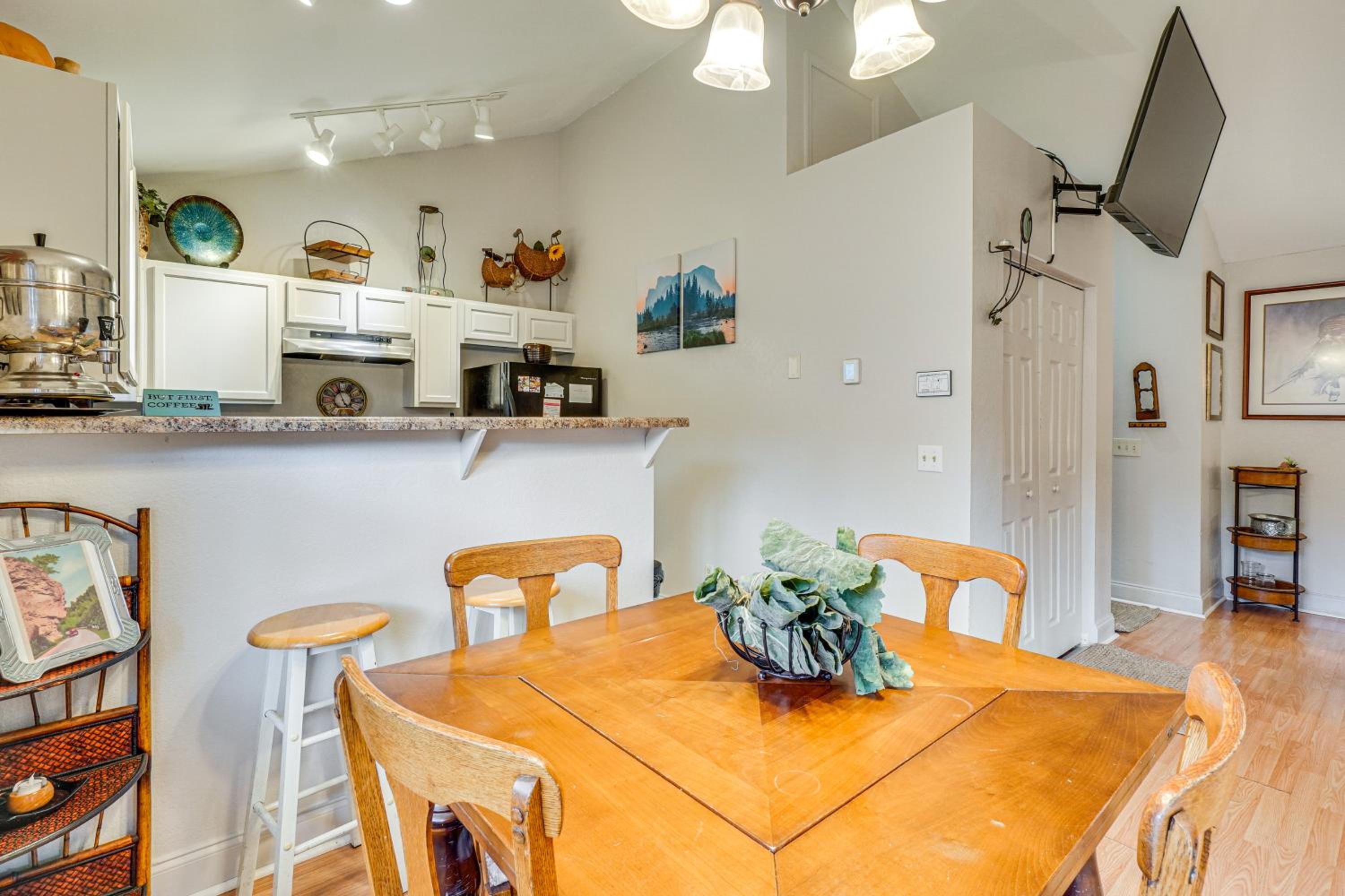 Prime Location! Peaceful Gatlinburg Stay with Deck
