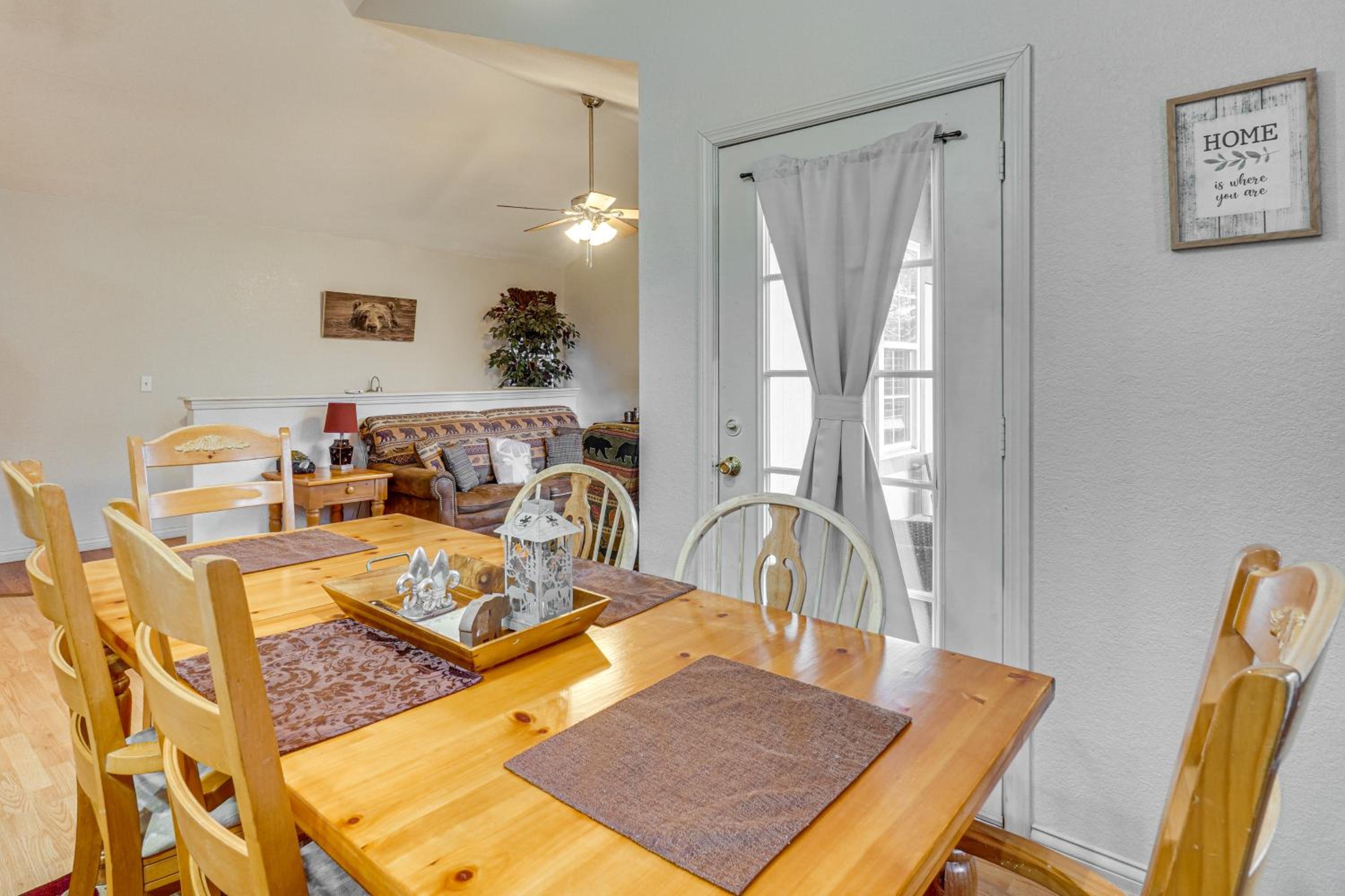 Newly Remodeled Mtn-View Retreat Private Hot Tub