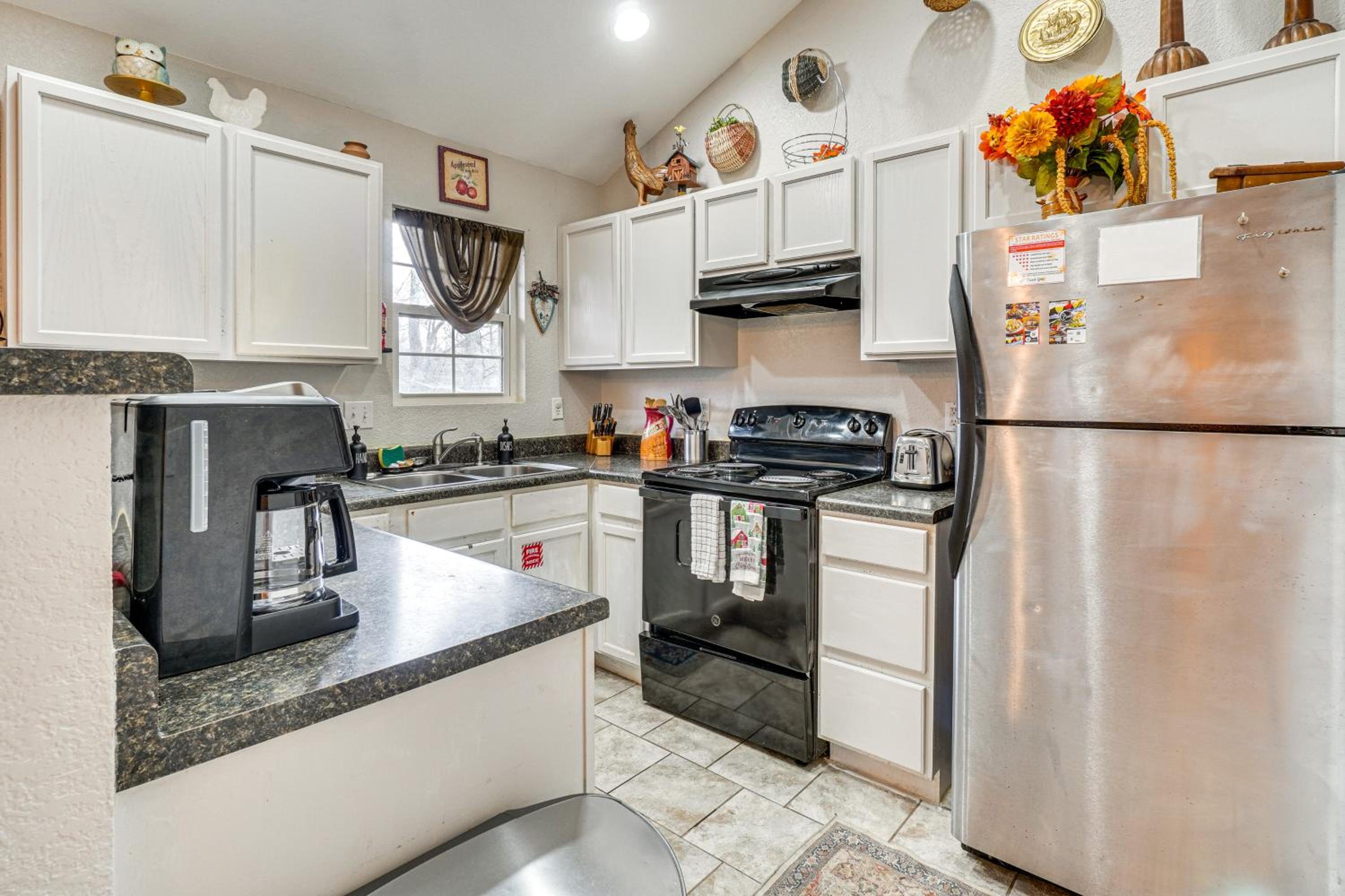 Newly Remodeled Mtn-View Retreat Private Hot Tub