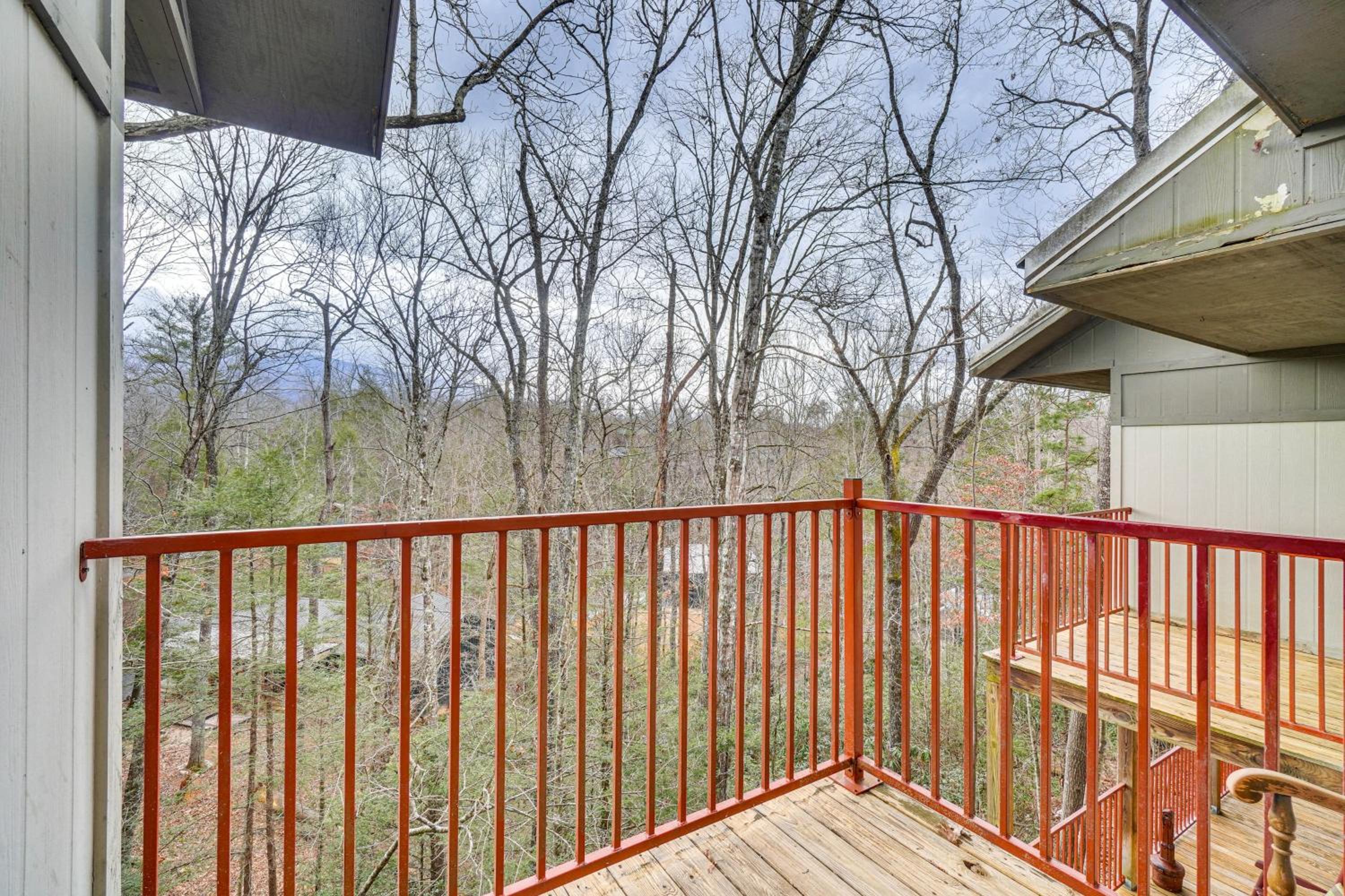 Newly Remodeled Mtn-View Retreat Private Hot Tub