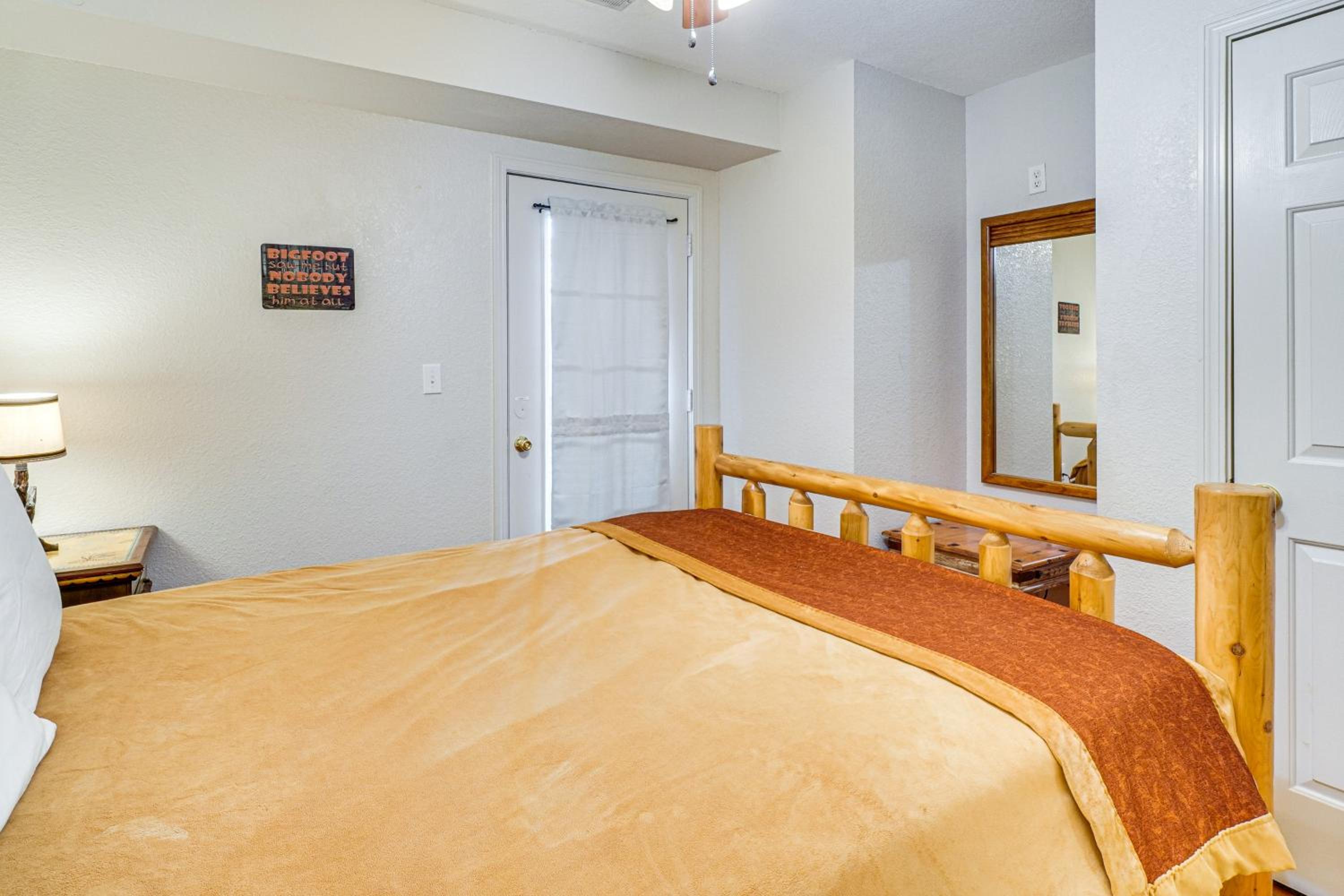 Newly Remodeled Mtn-View Retreat Private Hot Tub