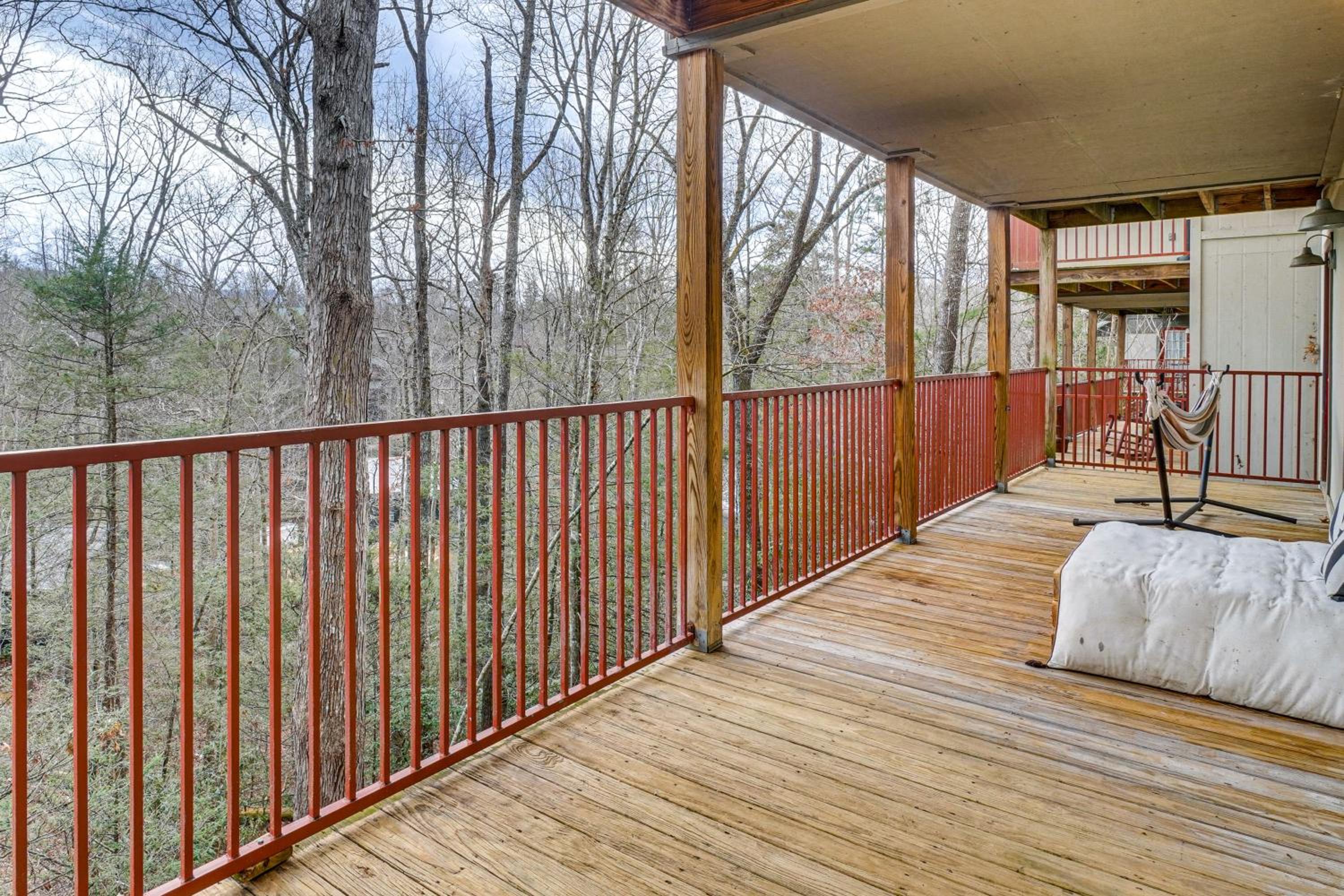 Newly Remodeled Mtn-View Retreat Private Hot Tub