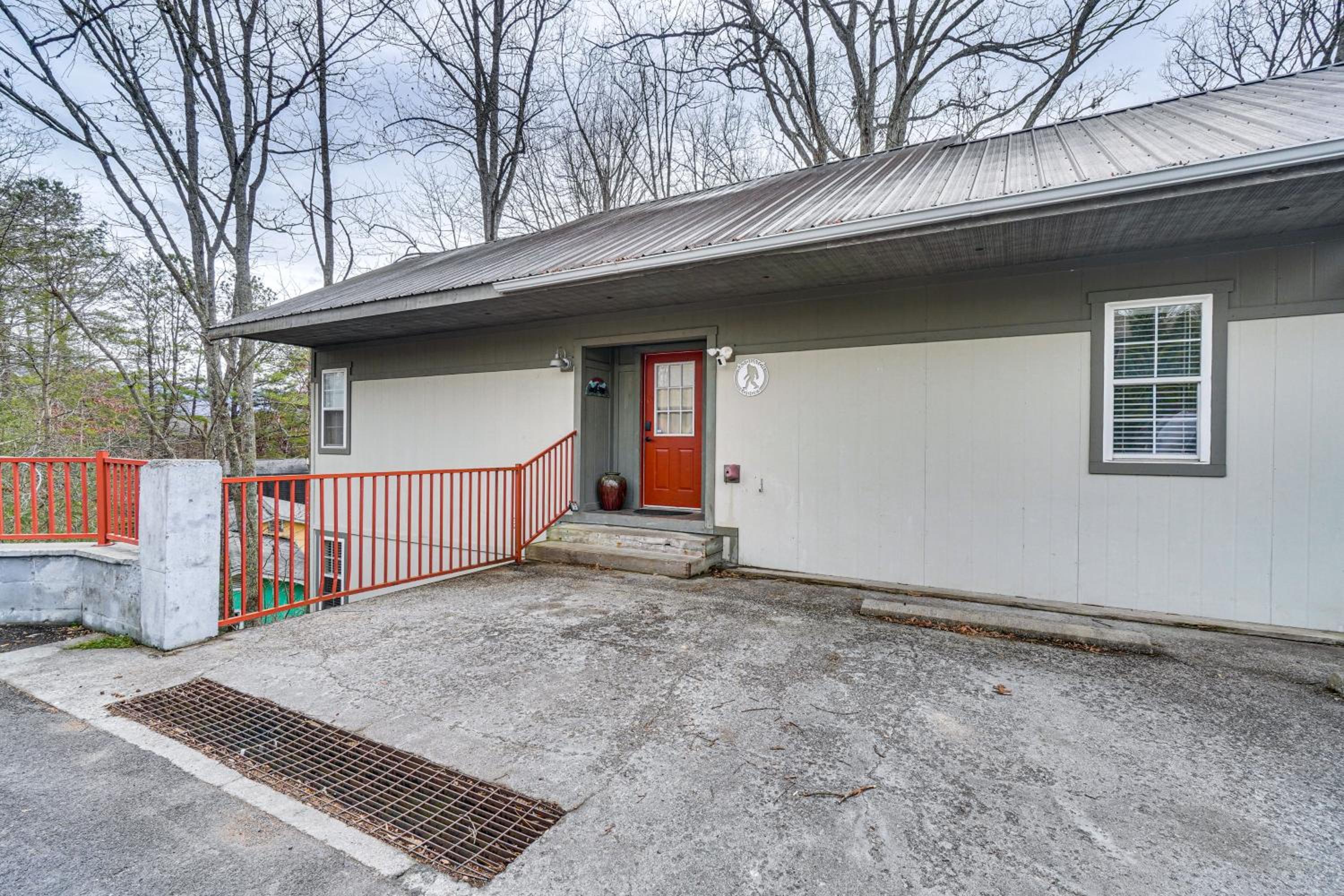 Newly Remodeled Mtn-View Retreat Private Hot Tub