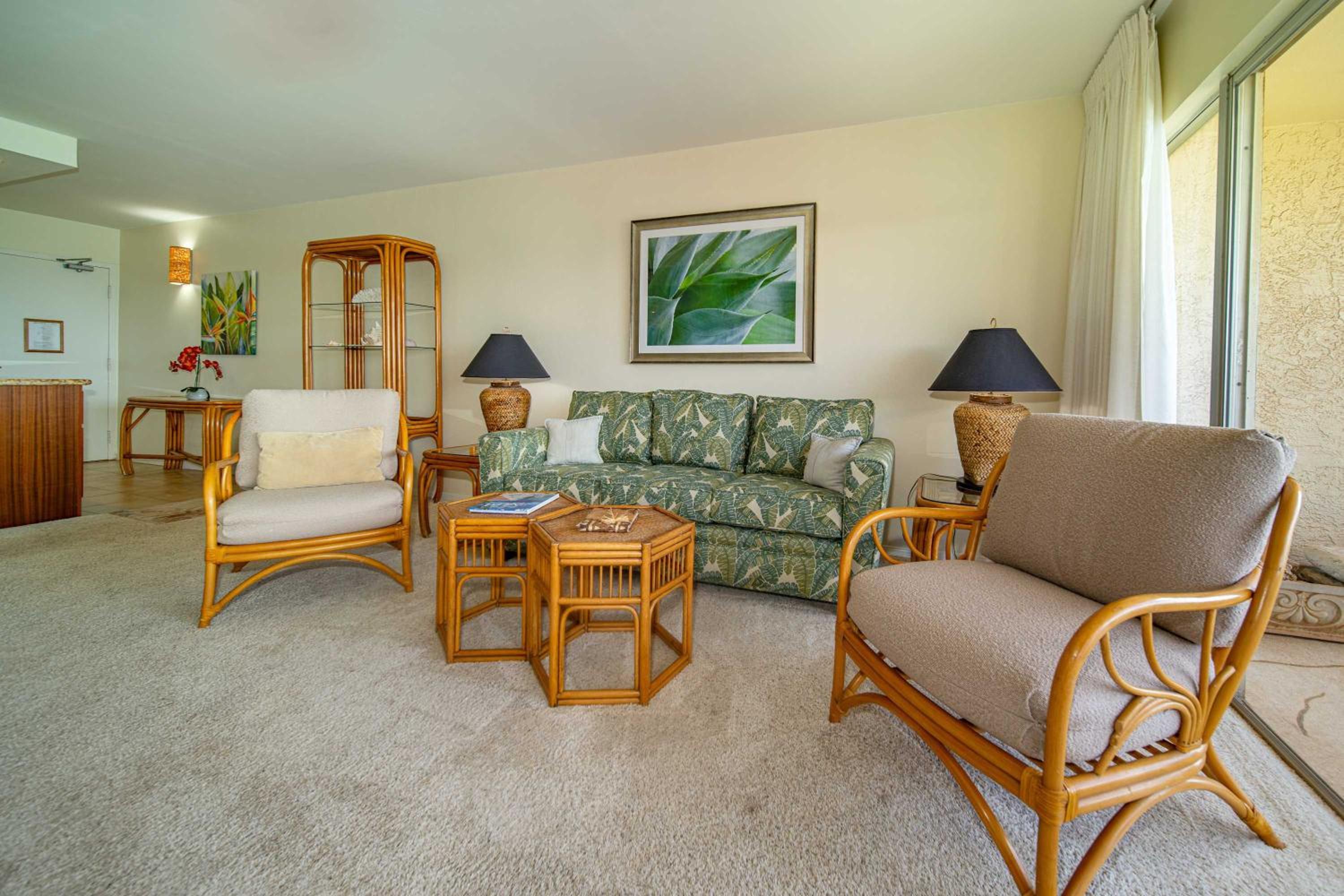 2 Kings Top Floor Oceanfront Big Lanai Views from the Top