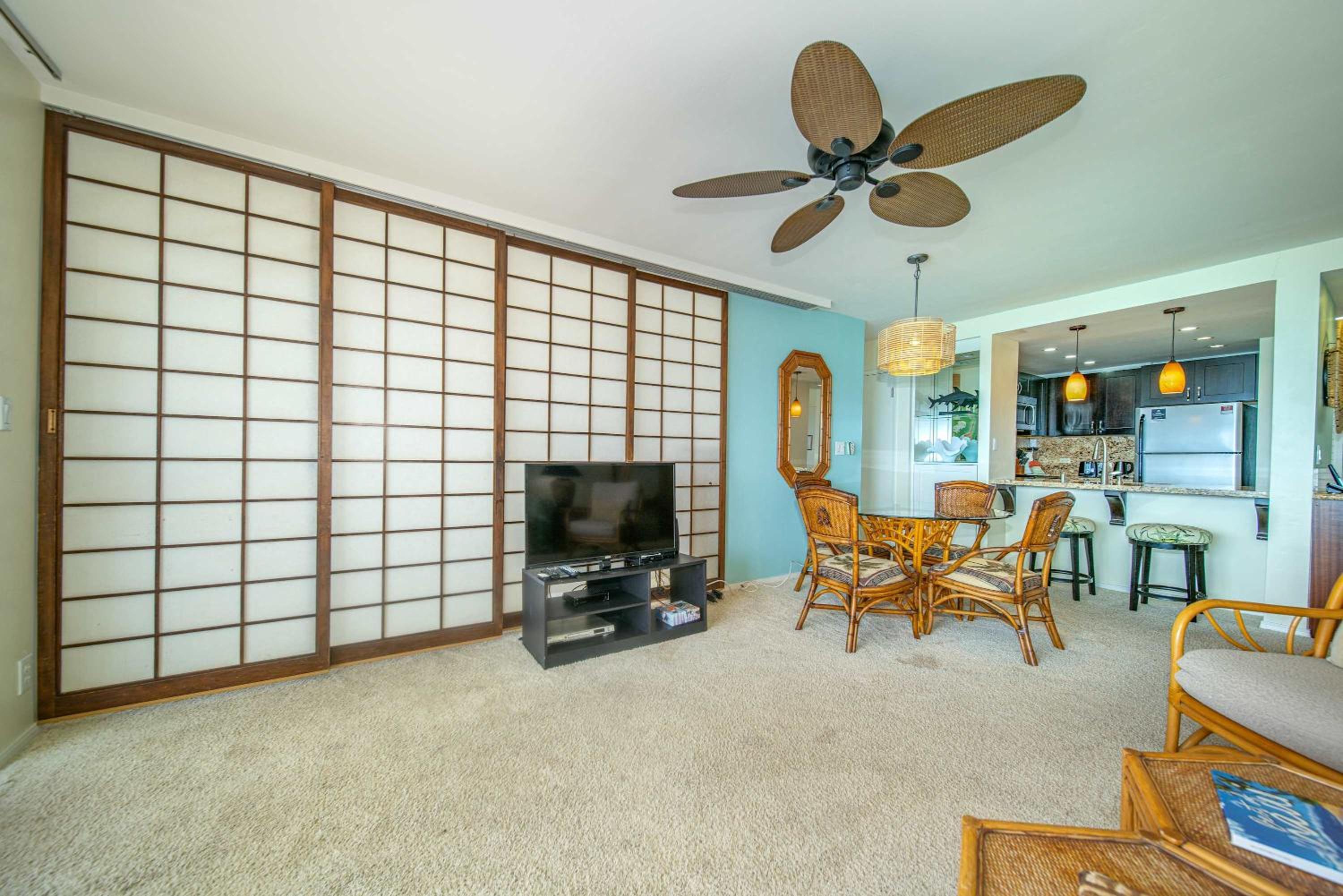 2 Kings Top Floor Oceanfront Big Lanai Views from the Top