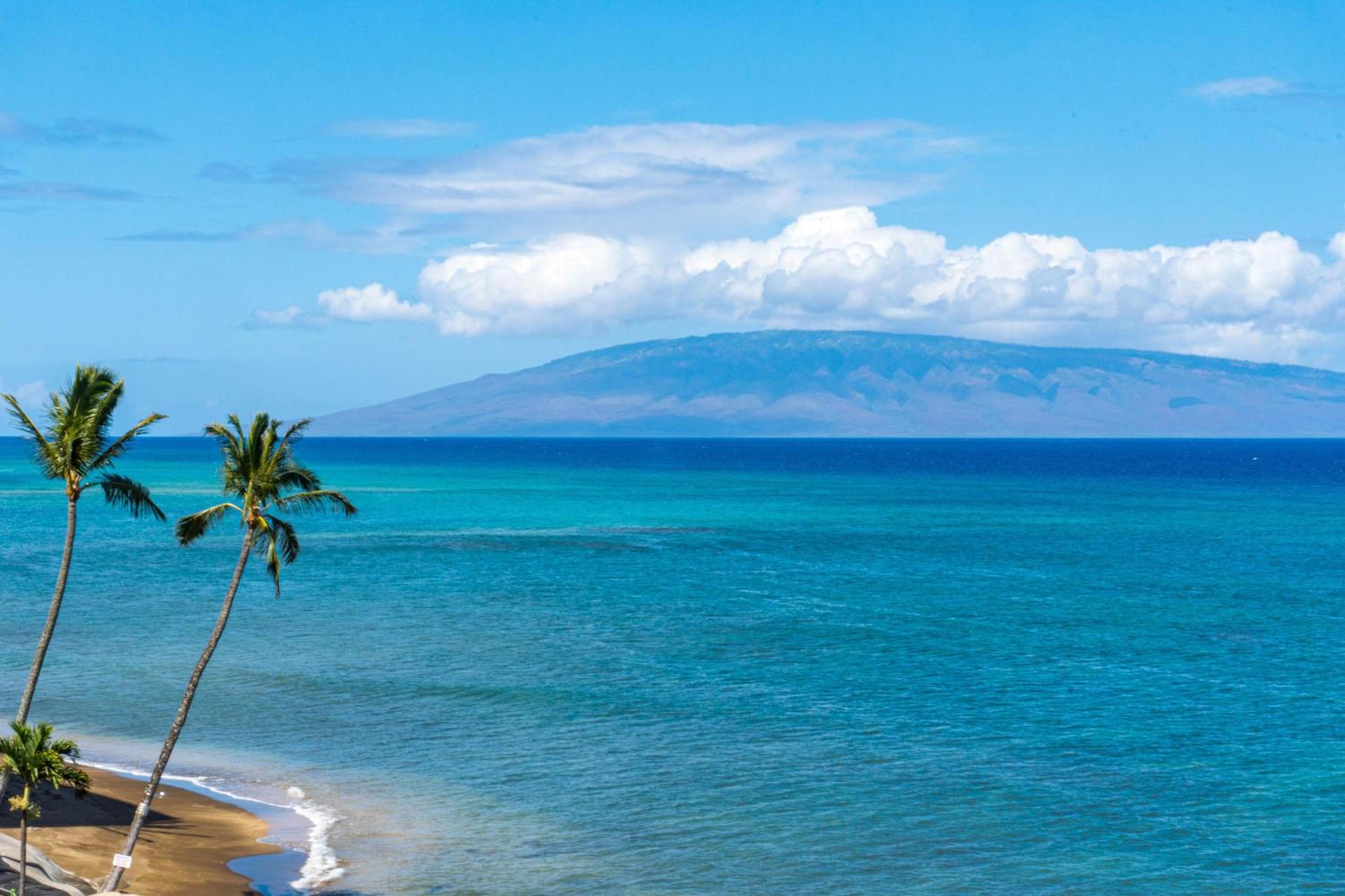 2 Kings Top Floor Oceanfront Big Lanai Views from the Top