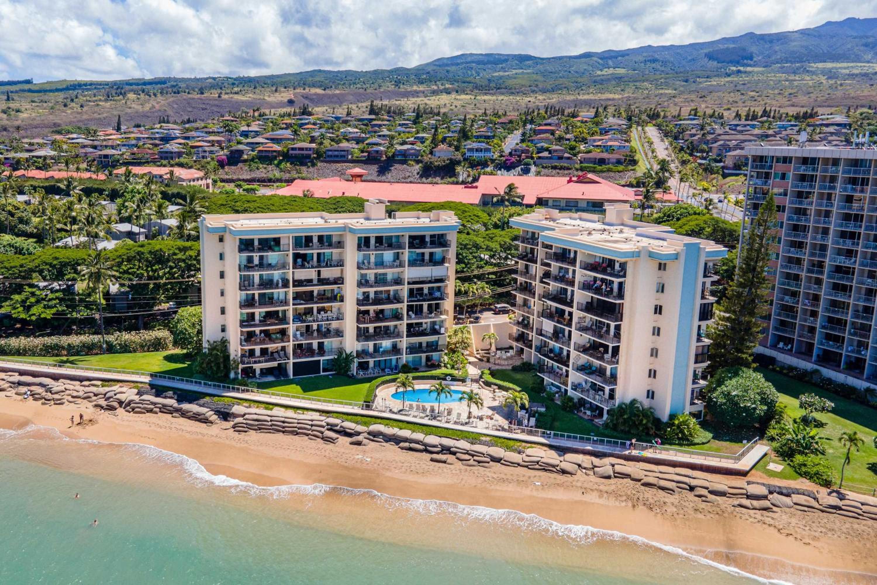 2 Kings Top Floor Oceanfront Big Lanai Views from the Top