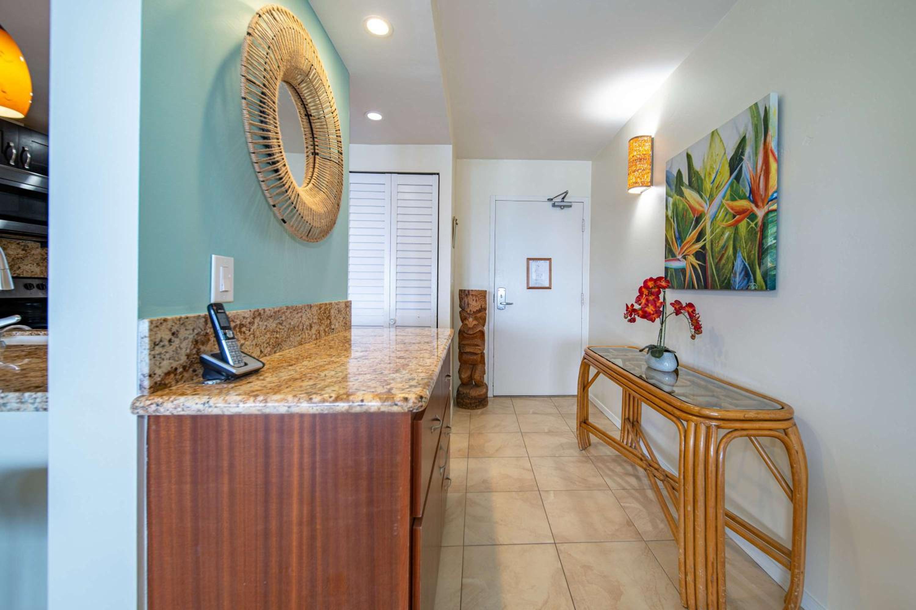 2 Kings Top Floor Oceanfront Big Lanai Views from the Top