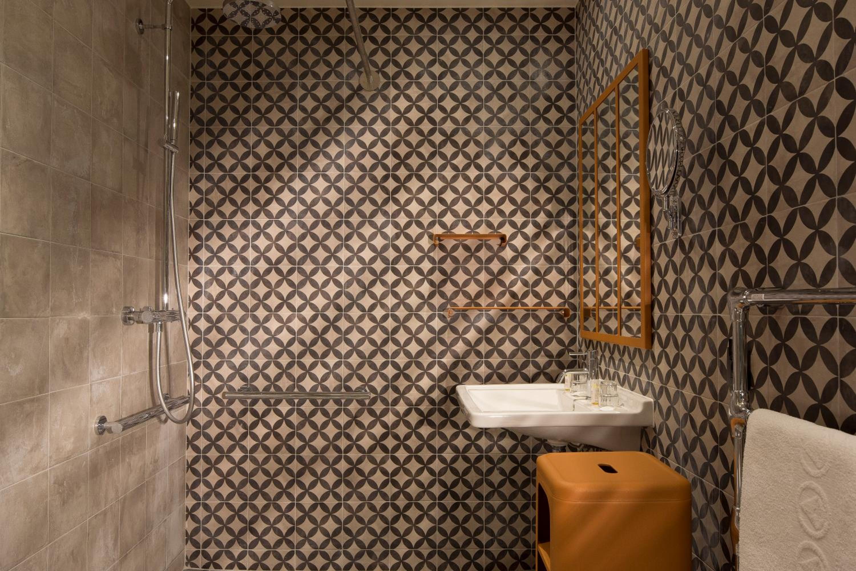 Levallois-Perret Vacations - Hotel Espace Champerret - Property Image 11
