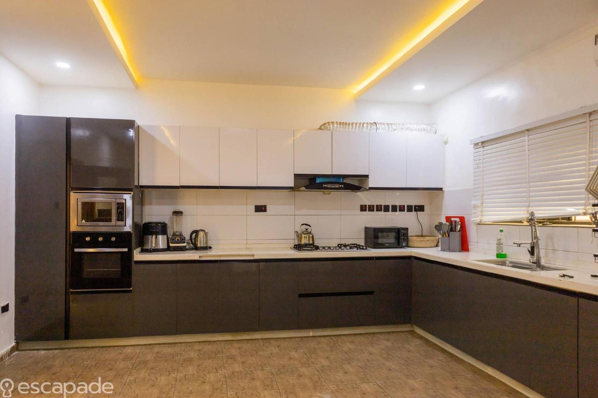 Luxurious Abuja Apartment with Modern Amenities