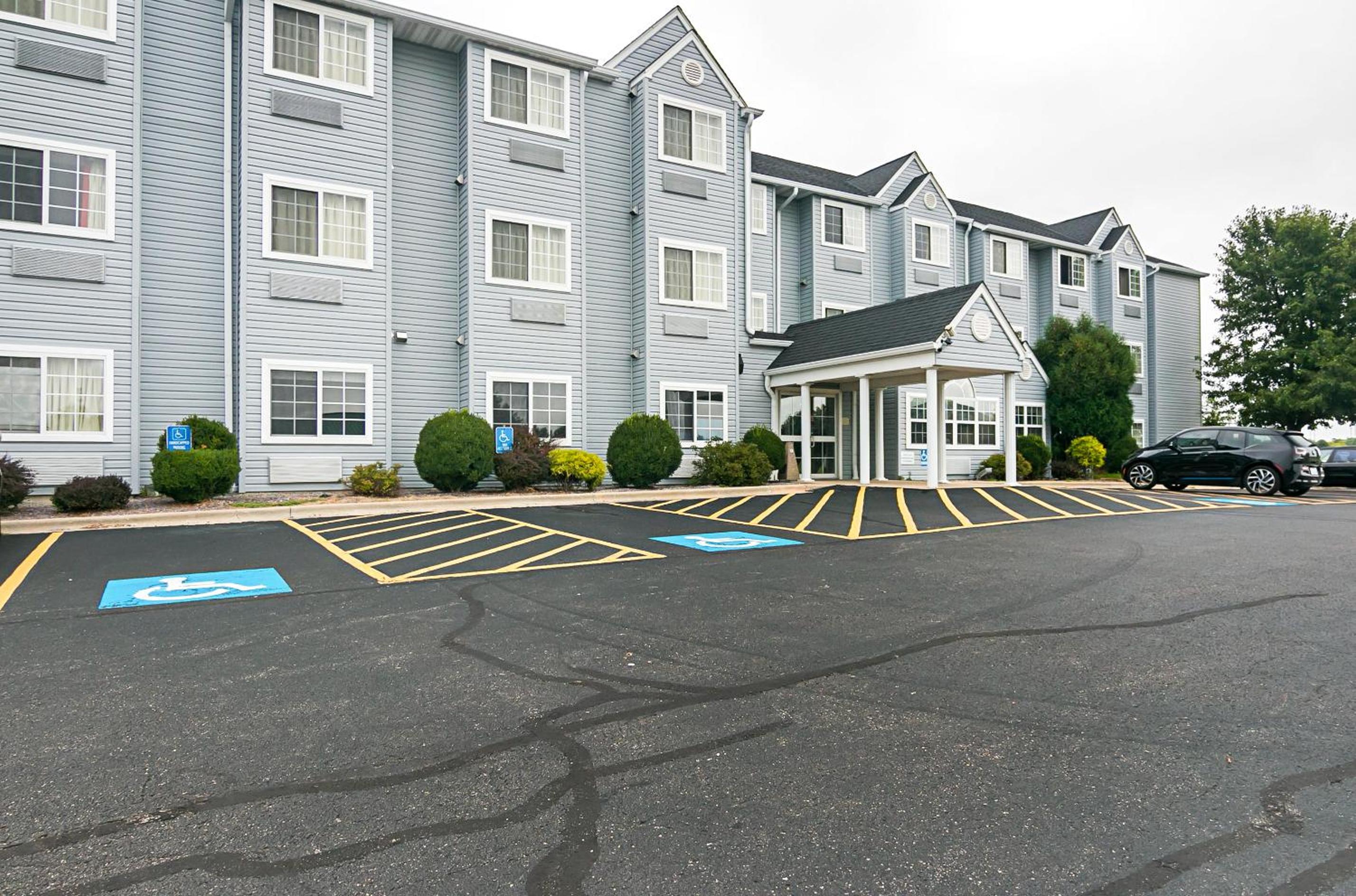 Motel 6-Sycamore, IL view 2