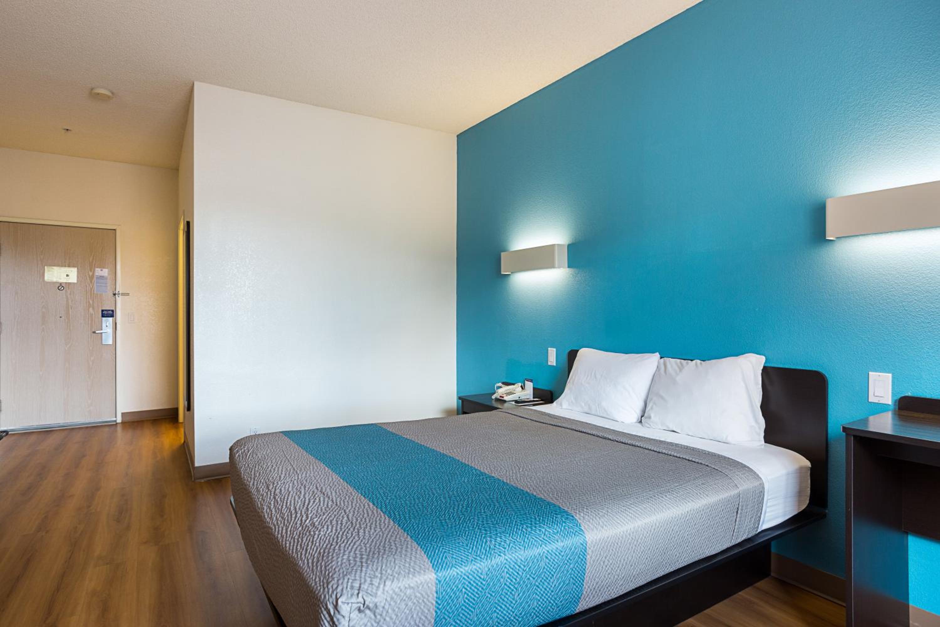 Page Vacations - Motel 6-Page, AZ - Property Image 3