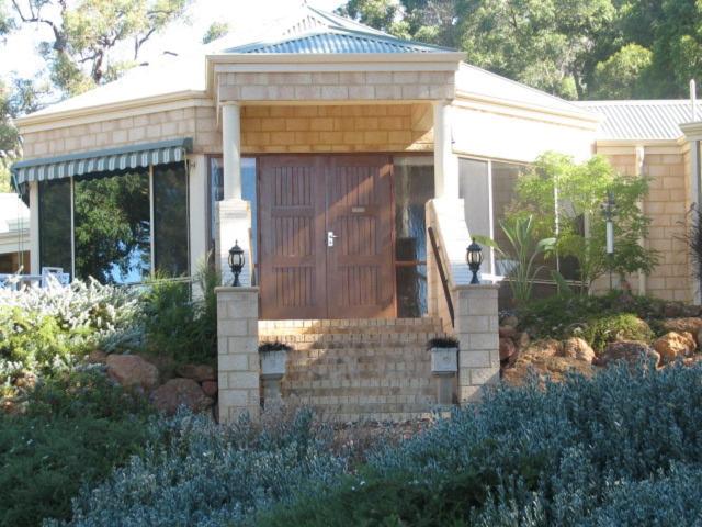 Lakeview Lodge