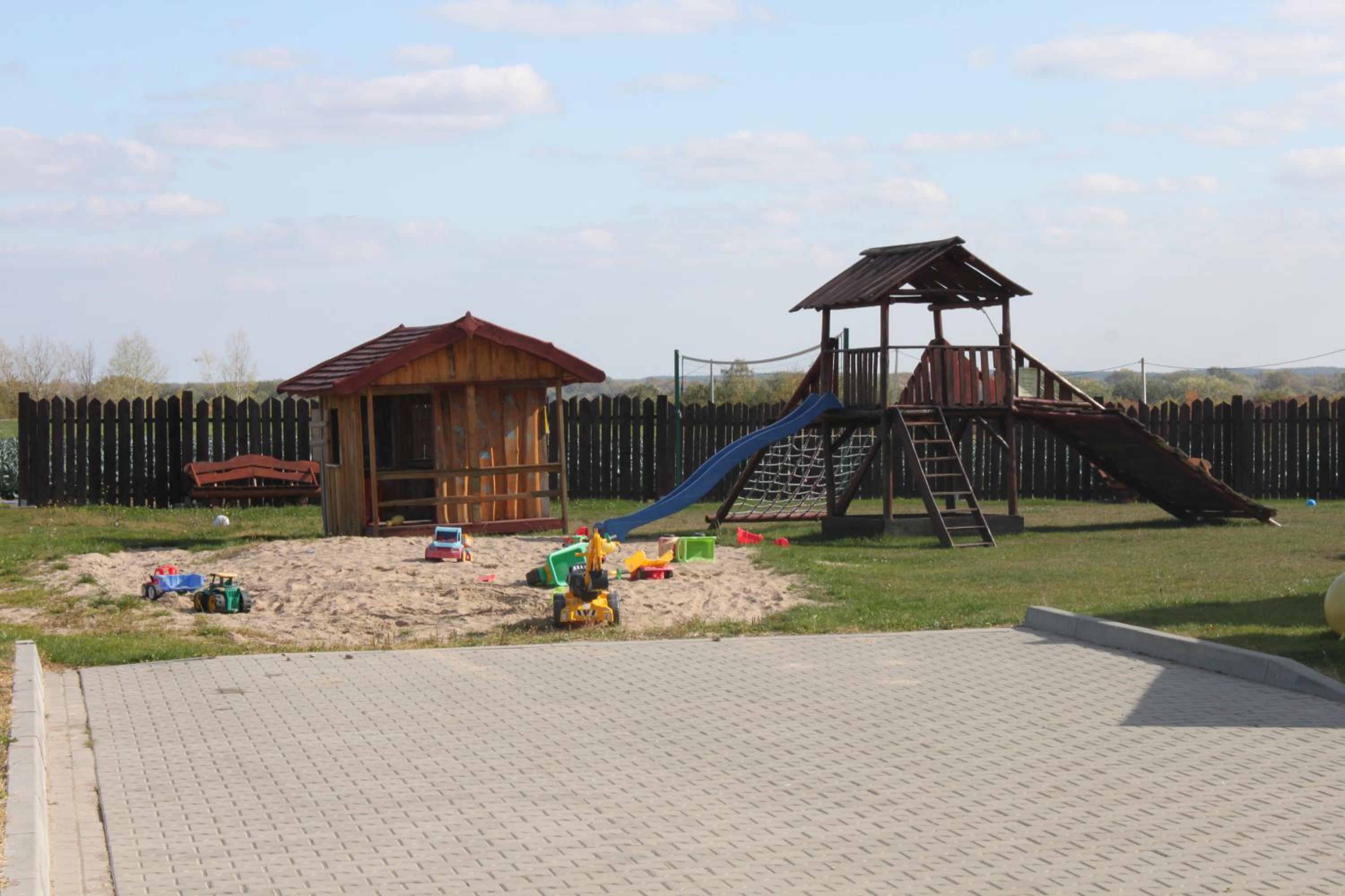 Photo 16