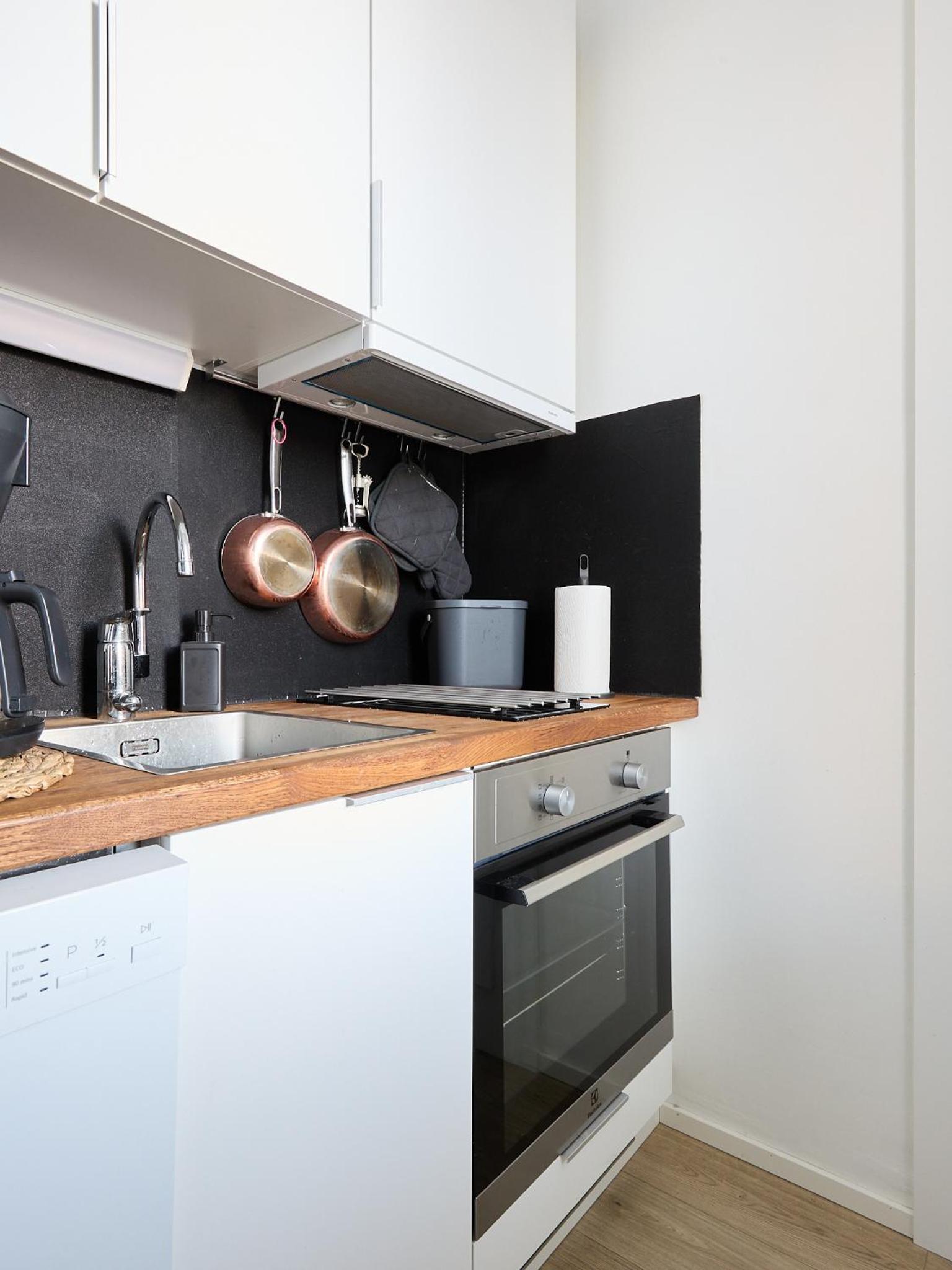 Beautiful Studio in Heart of Downtown